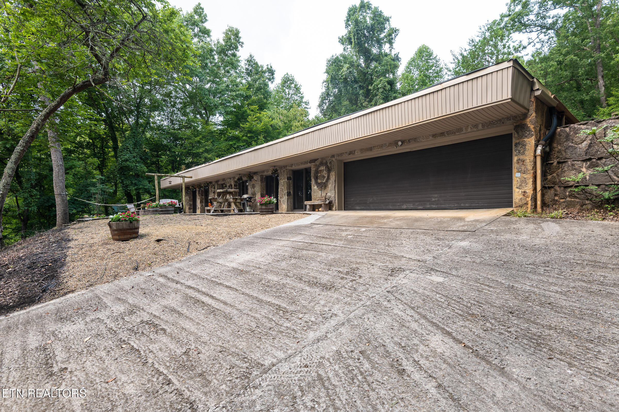 230 Comb Ridge Rd, Maynardville, TN 37807 — photo 2