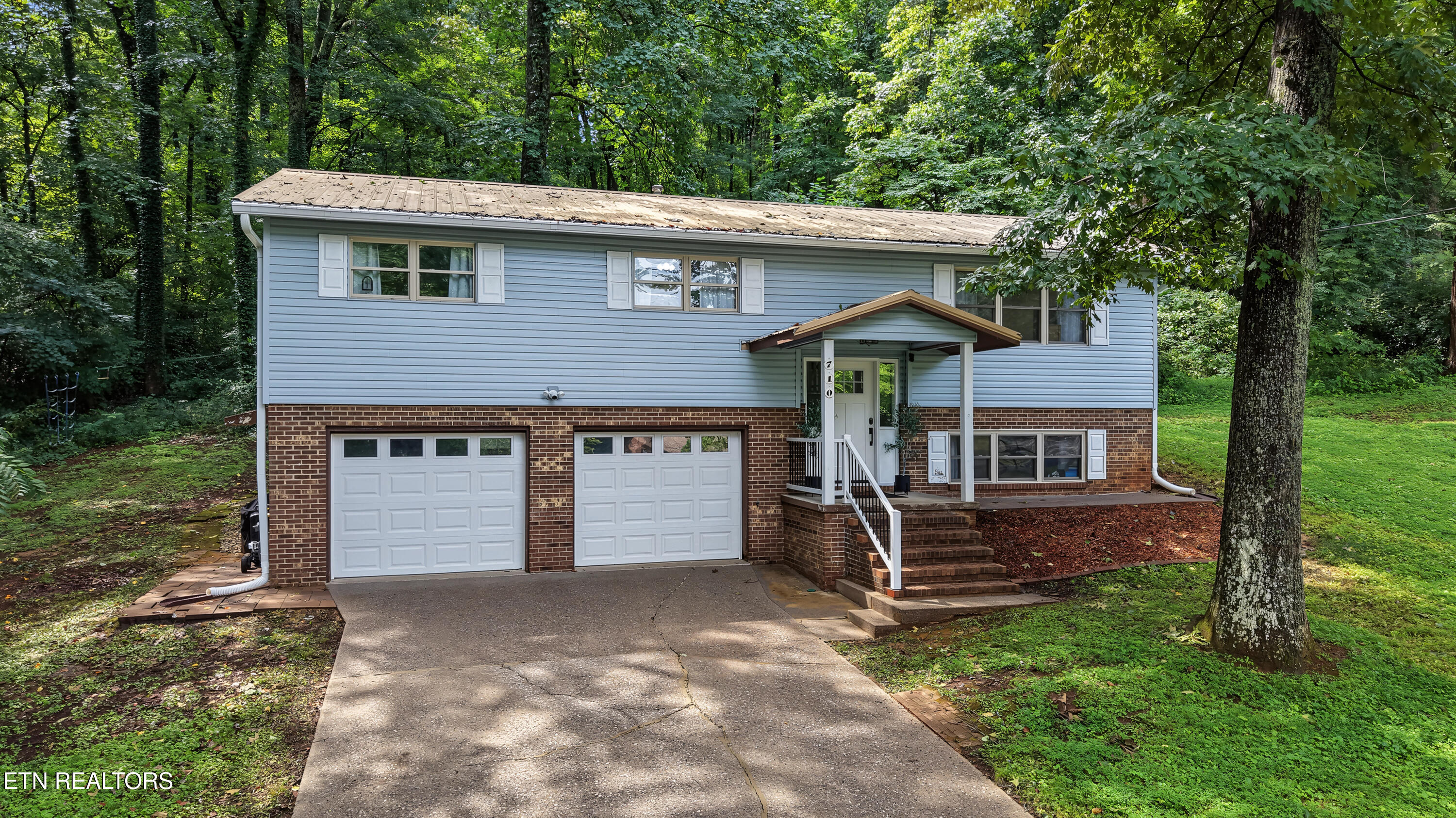 710 Greenwood Drive — photo