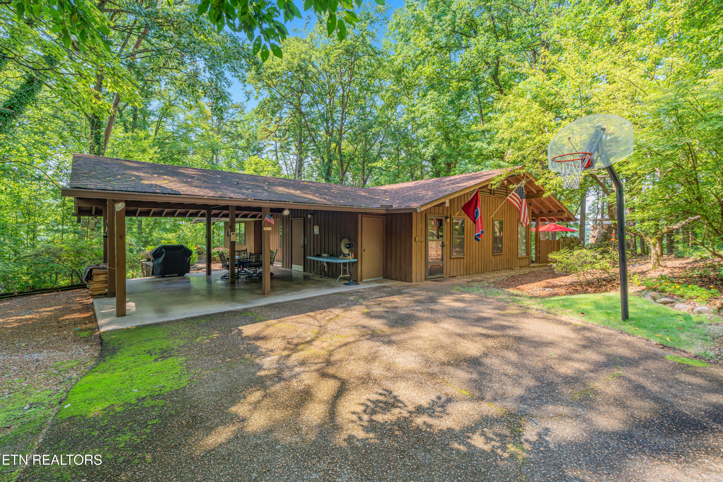 4617 Wye Way Lane — photo