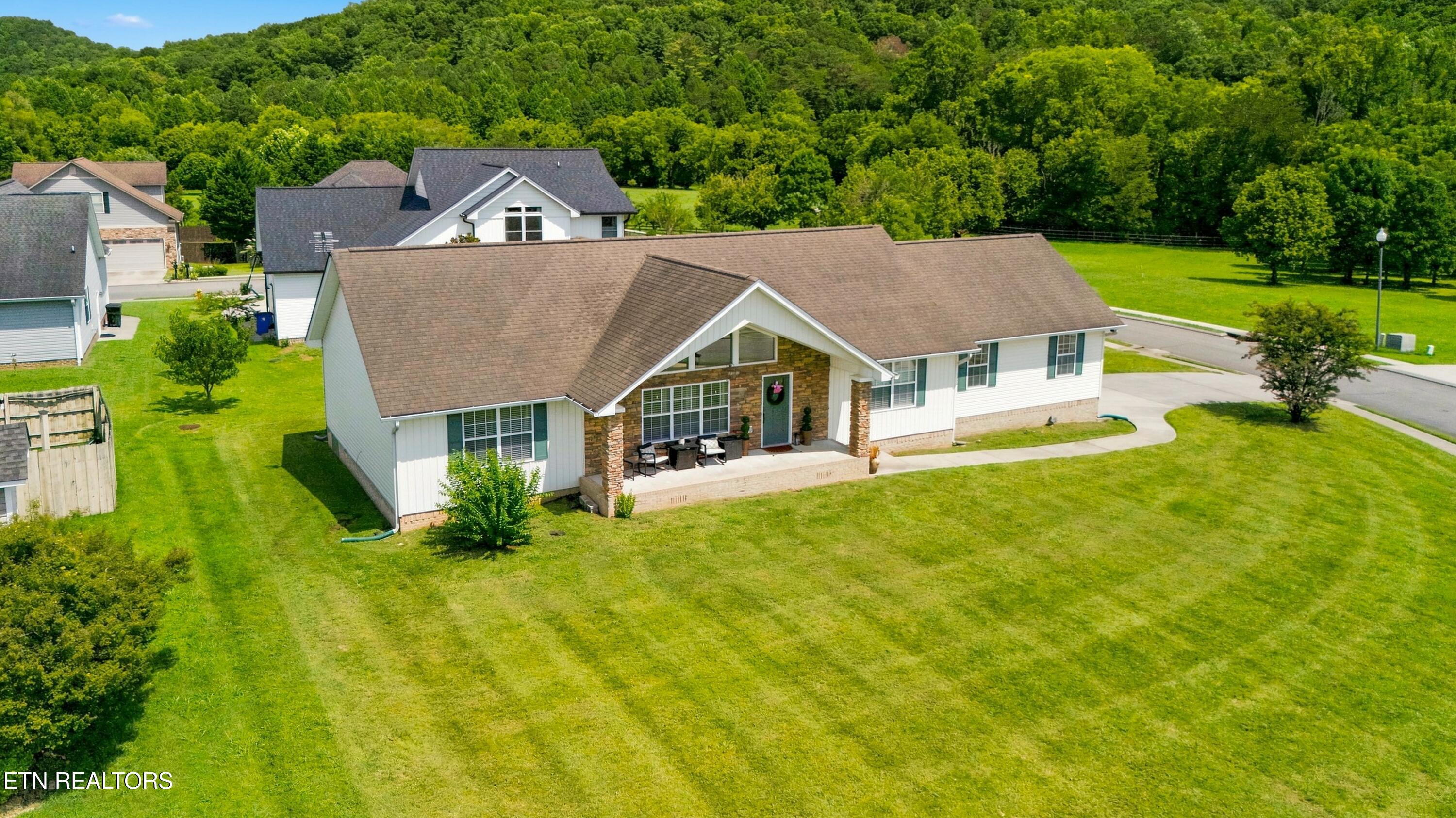 410 Thoroughbred Drive — photo