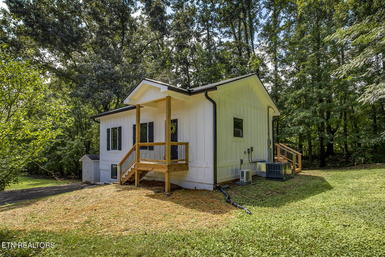 329 Old Emory Rd, Clinton, TN 37716 — photo 3