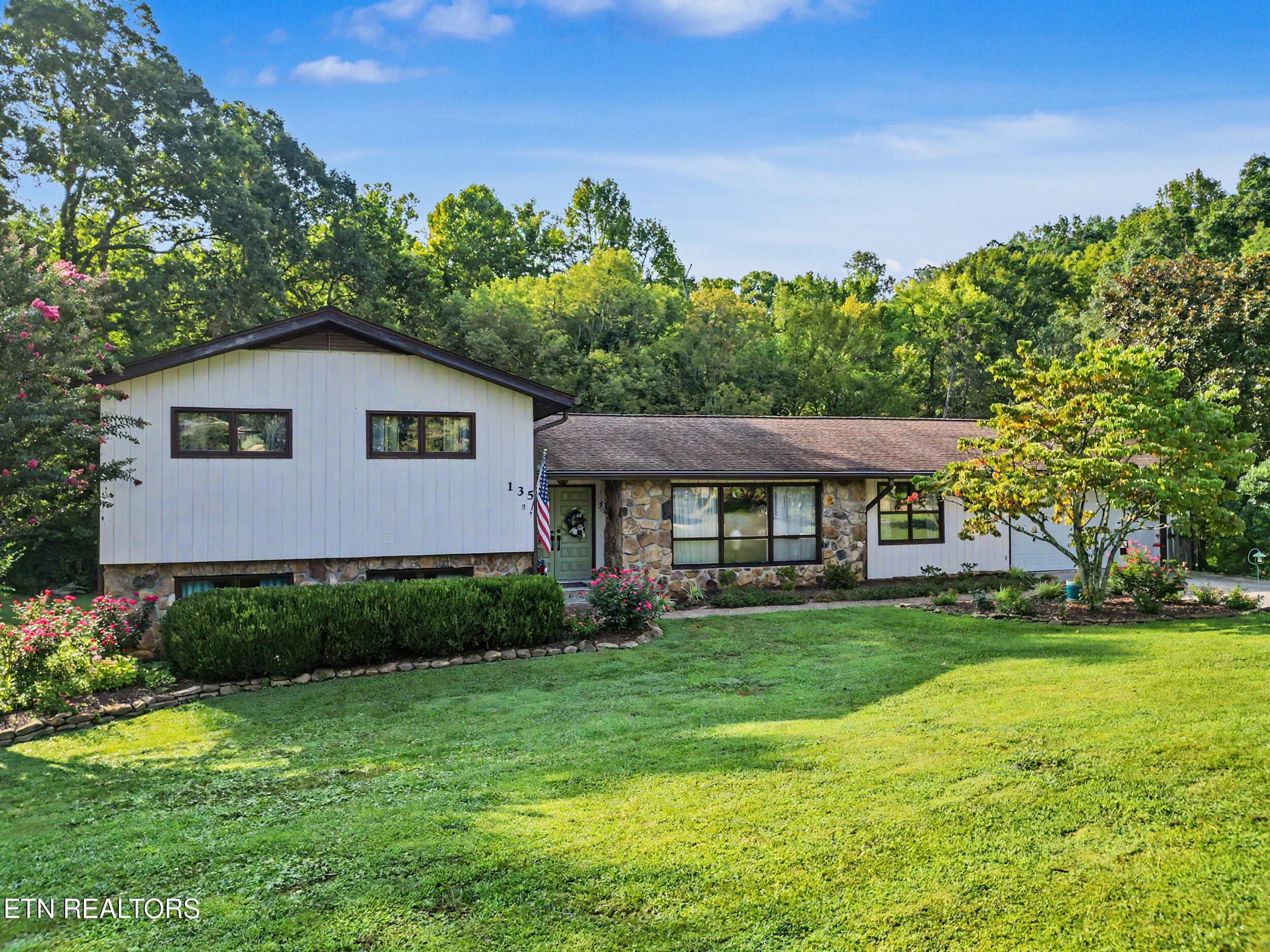 135 Terisu Circle — photo