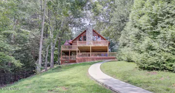 447 Lakeside Rd — photo