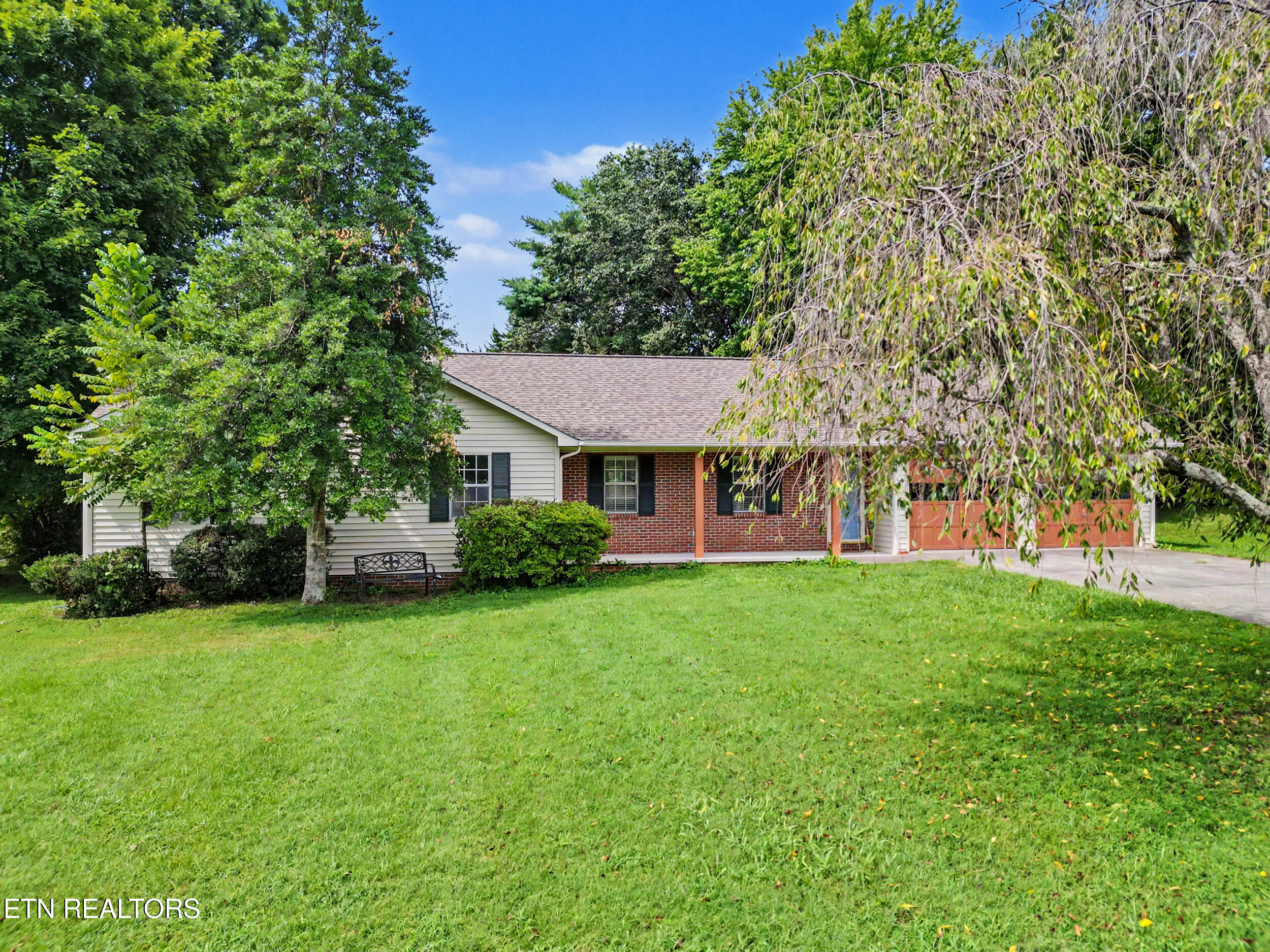 105 Stonecrest Court — photo