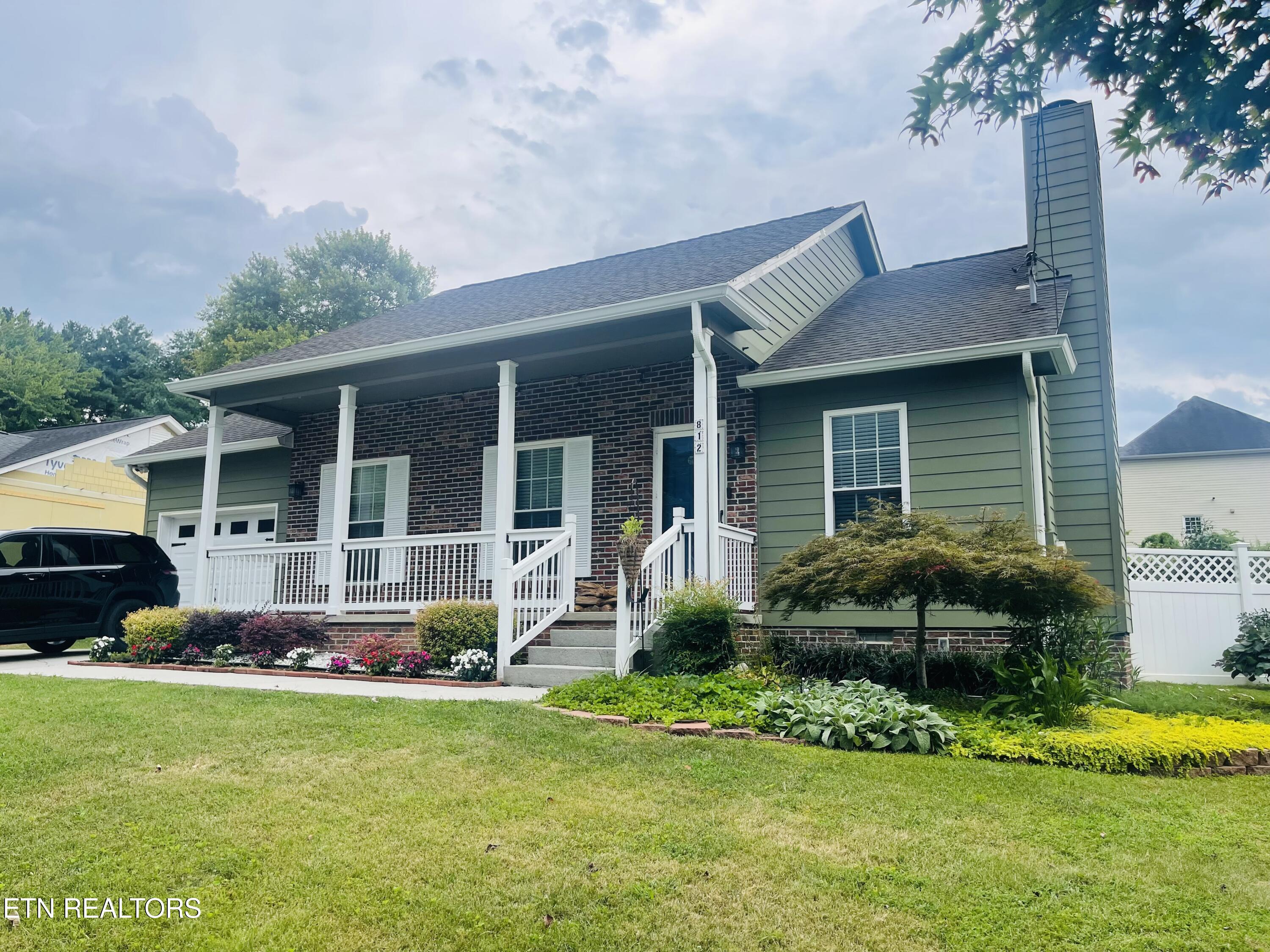 812 Summerdale Drive — photo