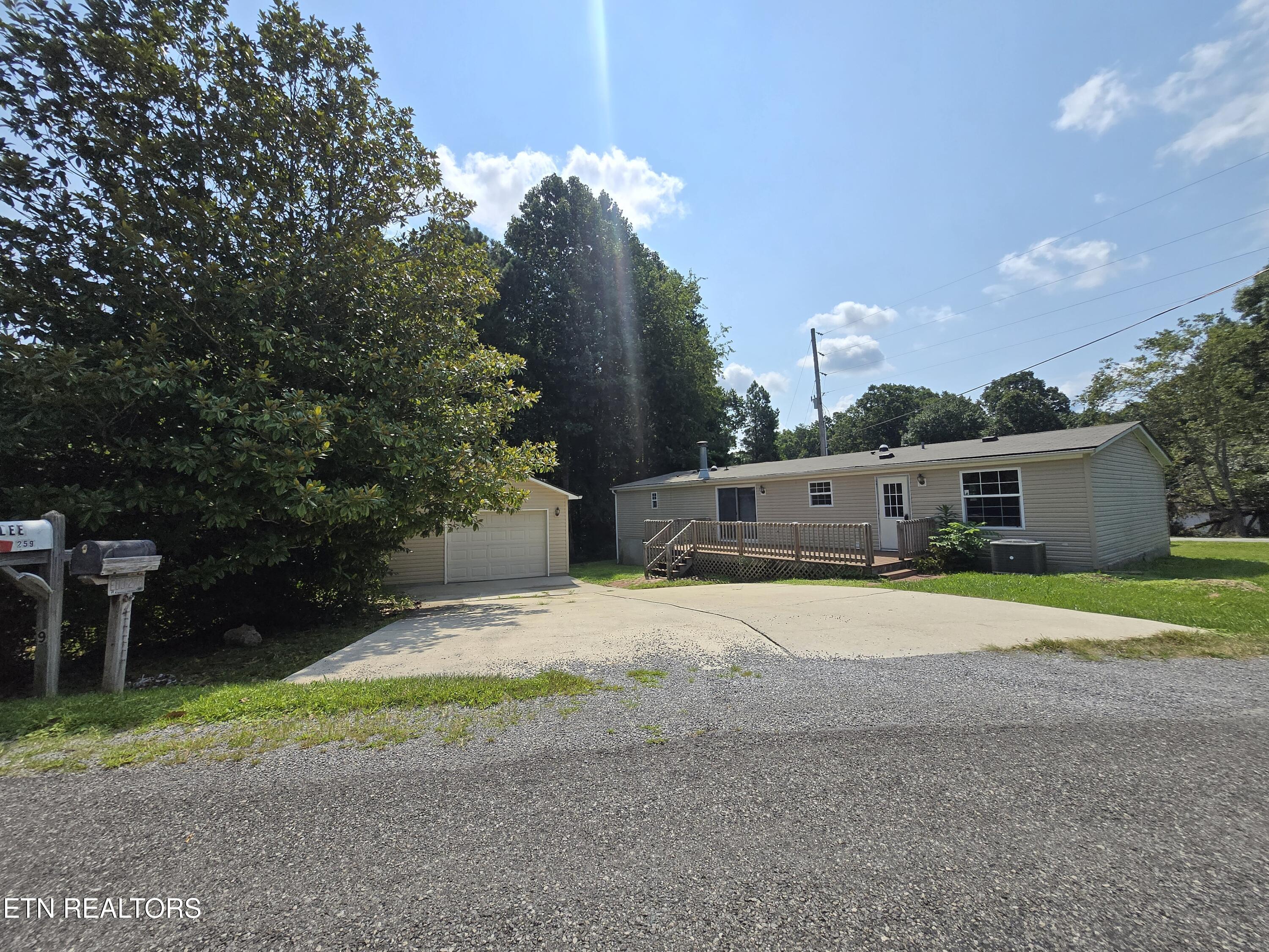 258 Dartmoor Drive — photo