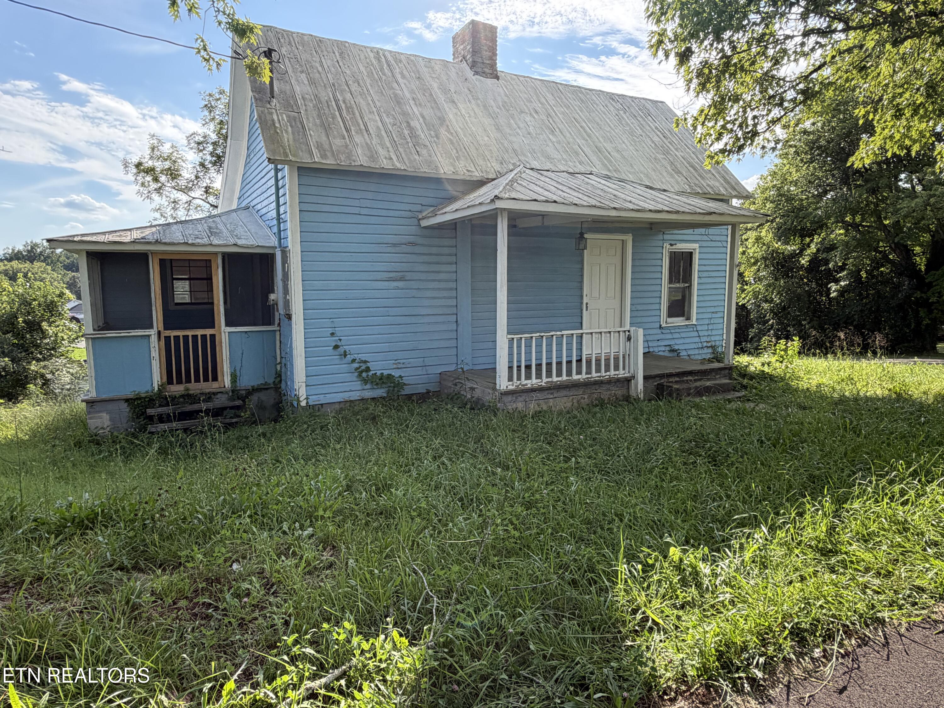 911 Loop Rd — photo