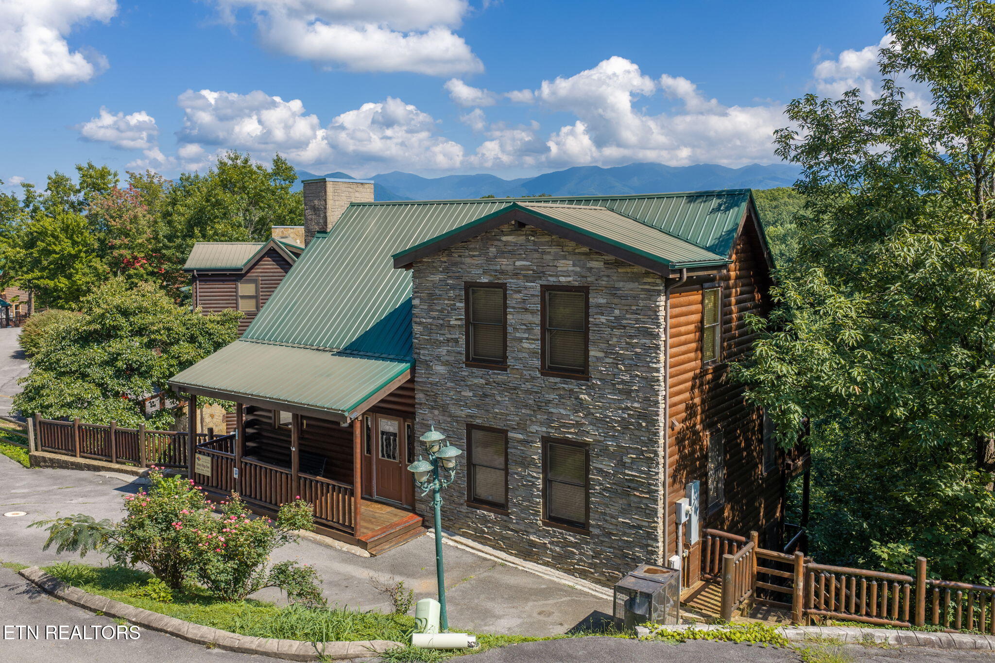 2053 Settlers Ridge Way — photo
