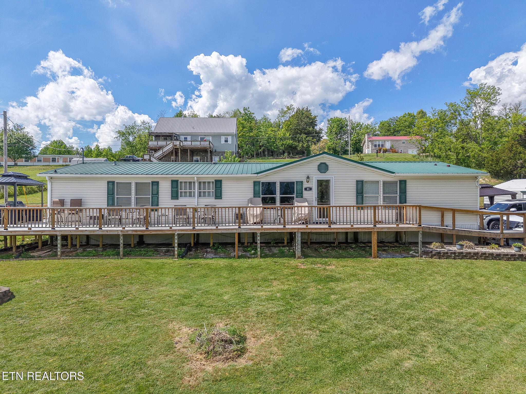 31 Dearstone Drive — photo