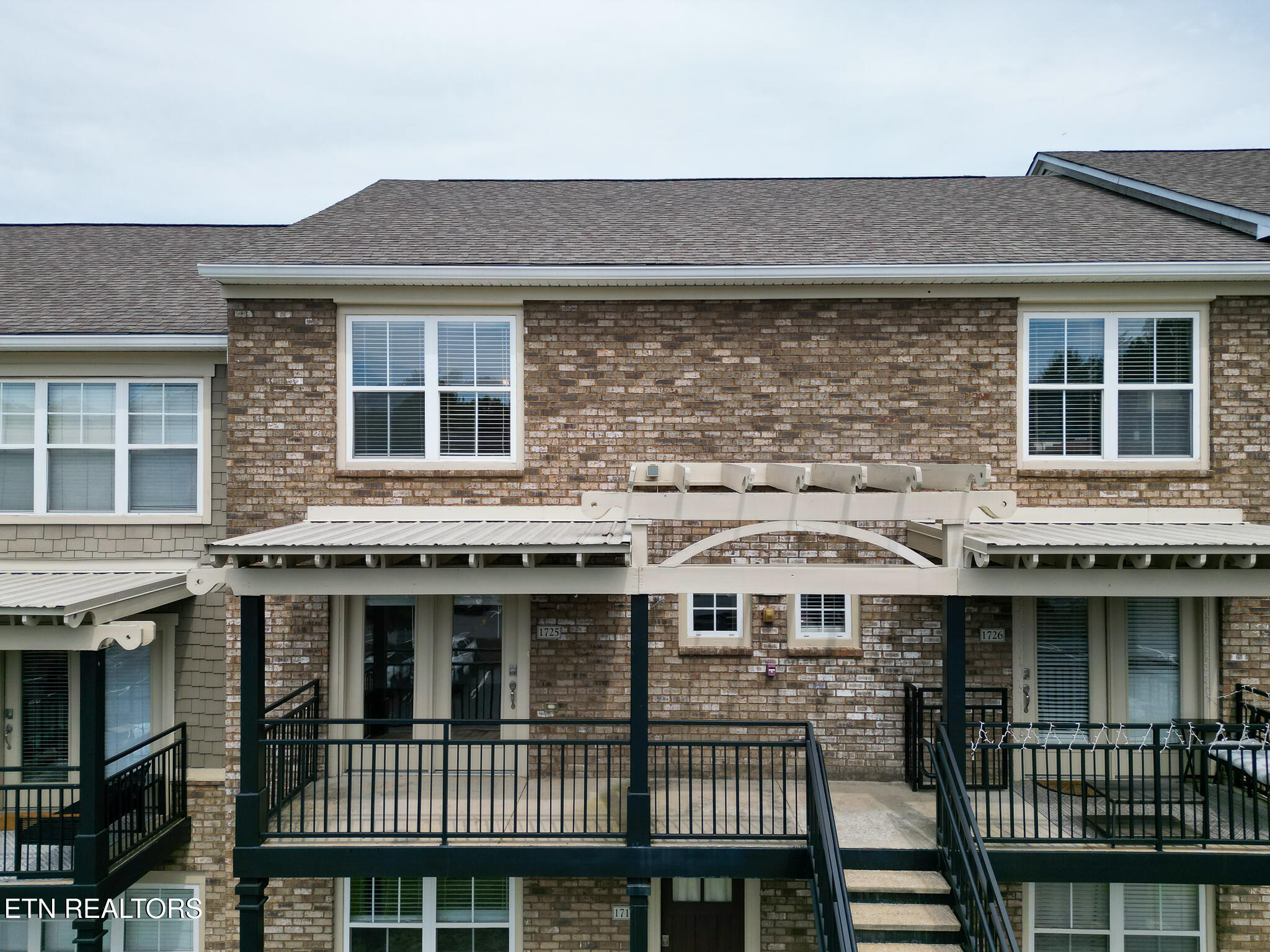1105 Tree Top Way 1725 — photo