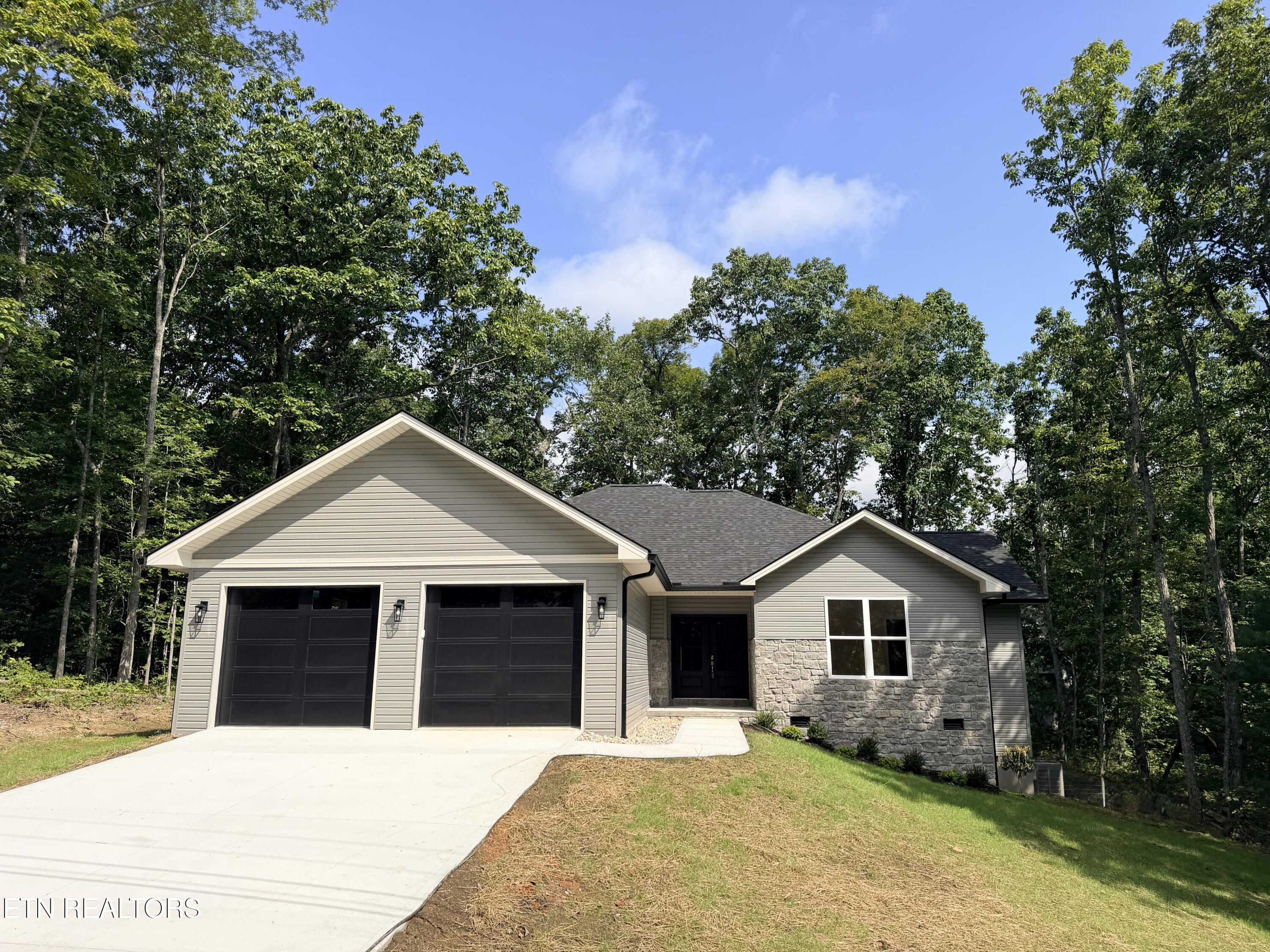 104 Liverpool Circle — photo
