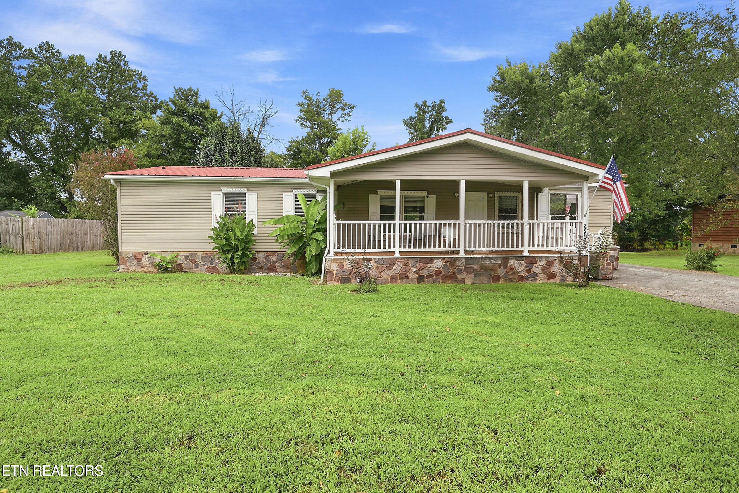 2025 River Meadows Drive — photo