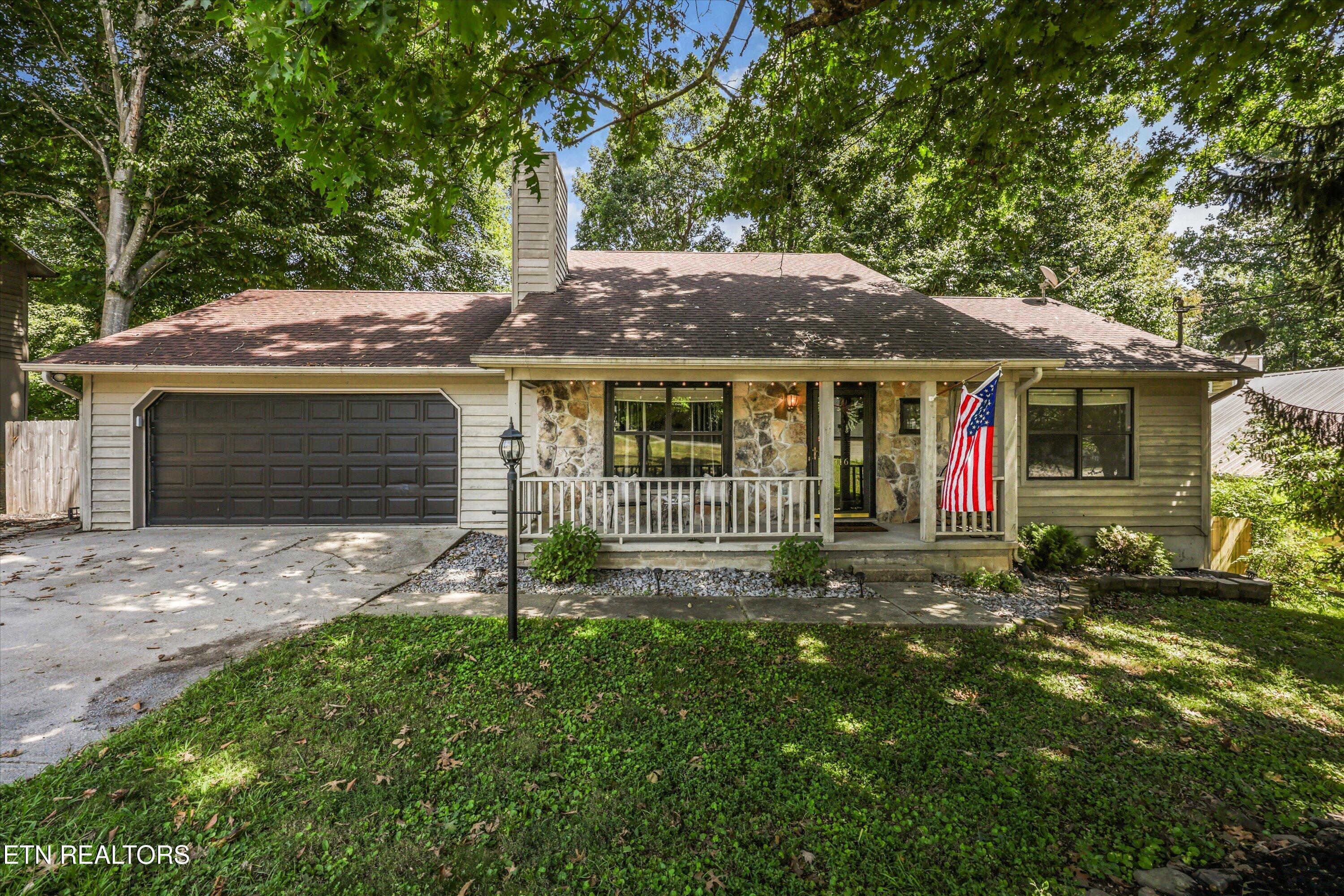 7316 Foxlair Rd — photo