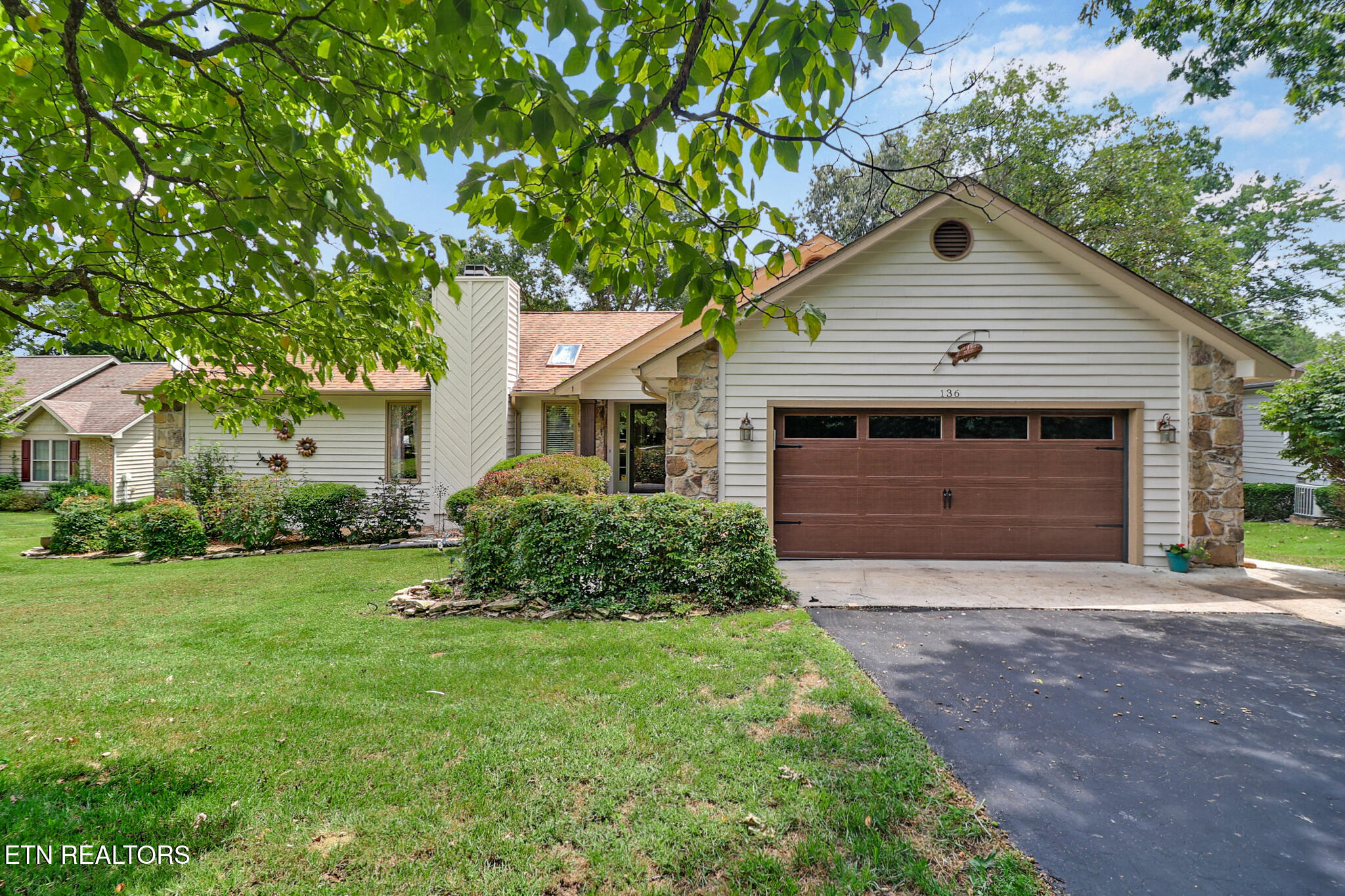 136 Dalefield Loop, Crossville, TN 38558 — photo 2