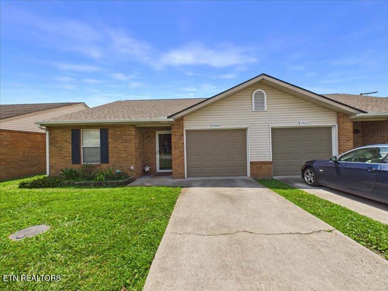 7929 Dighton Way — photo