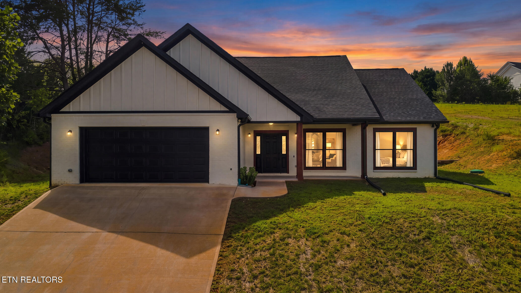 3641 Atala Tr — photo