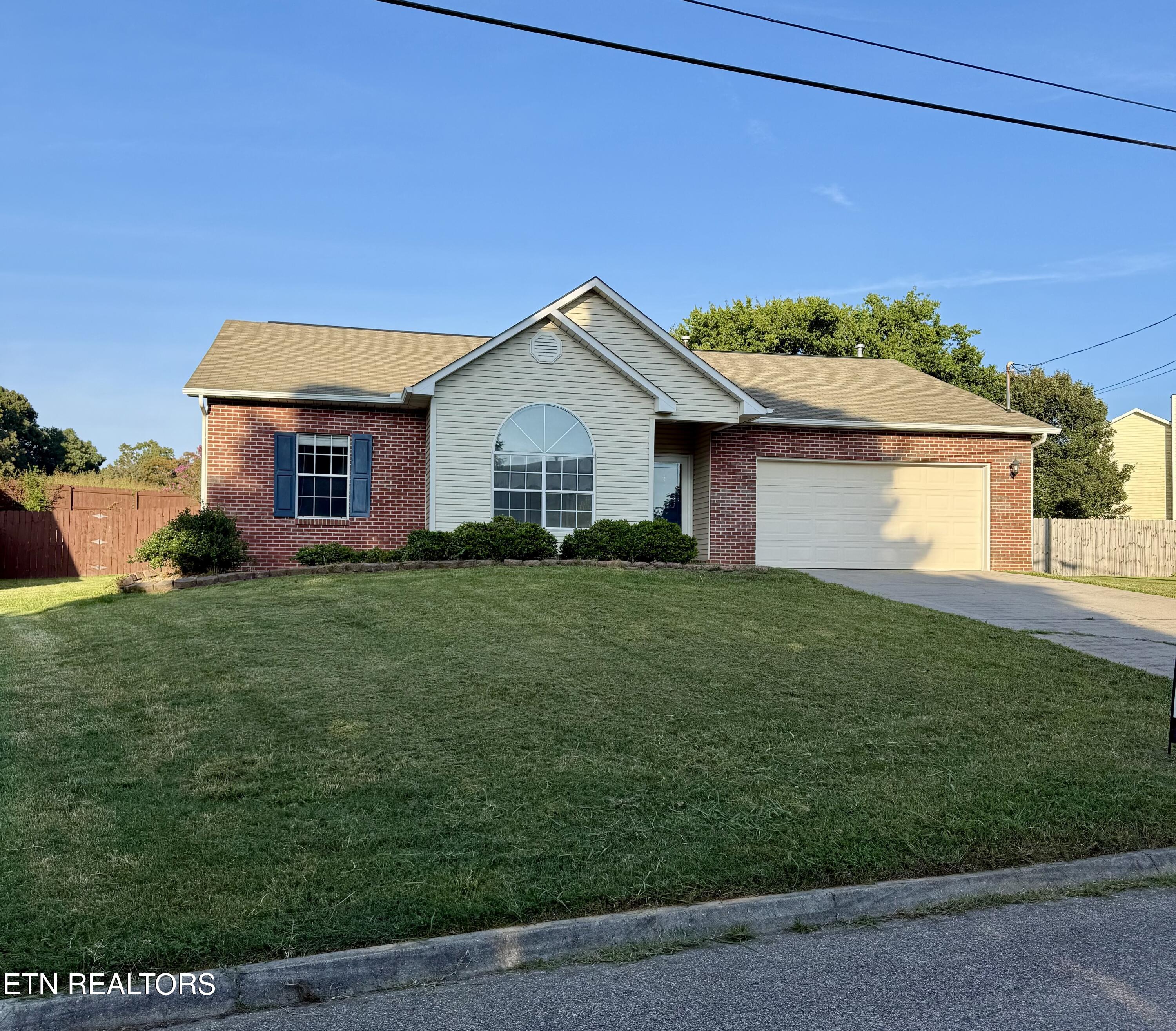 1624 Poplar Hill Rd — photo