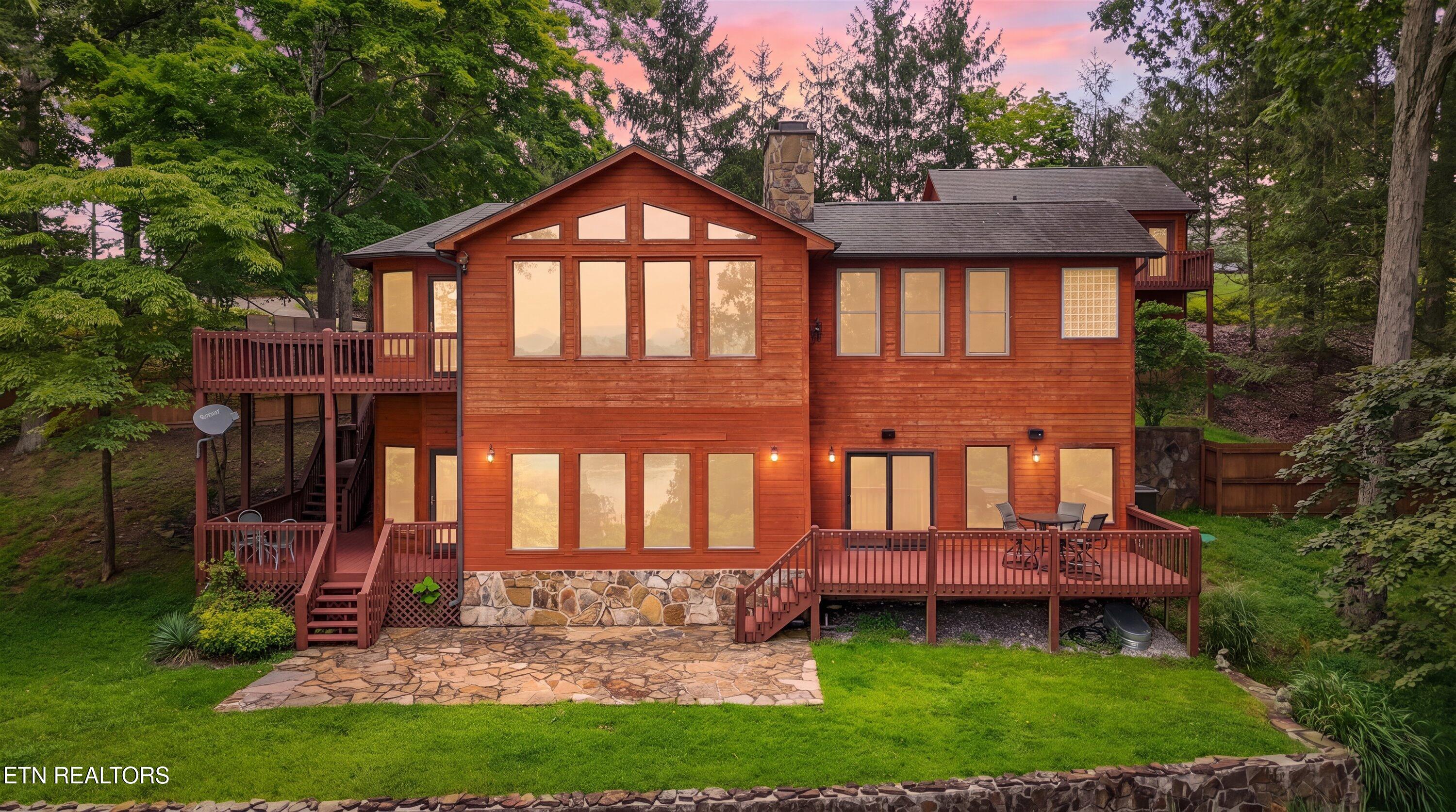 1186 Deerfield Way — photo
