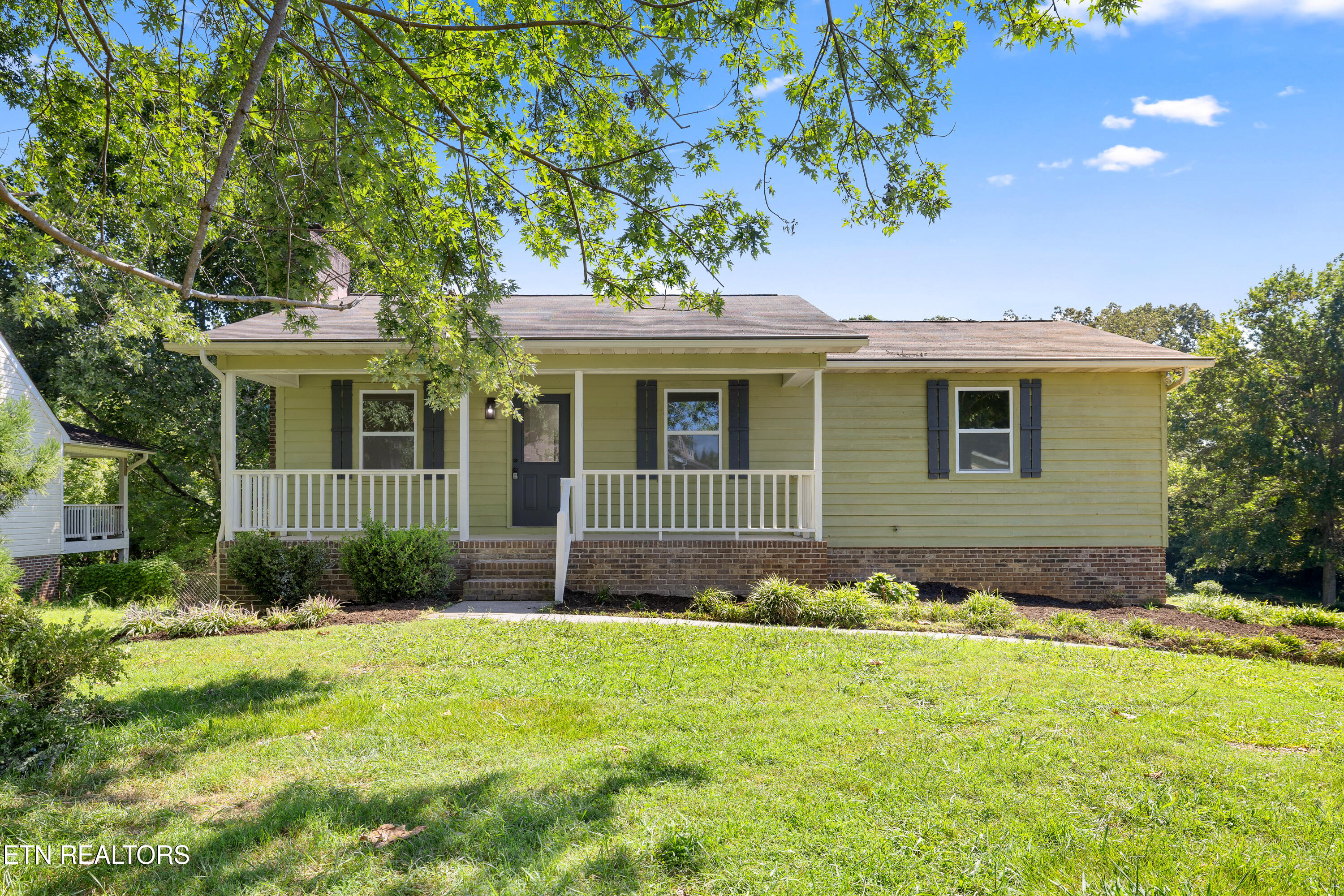 936 Stonecrest Drive — photo