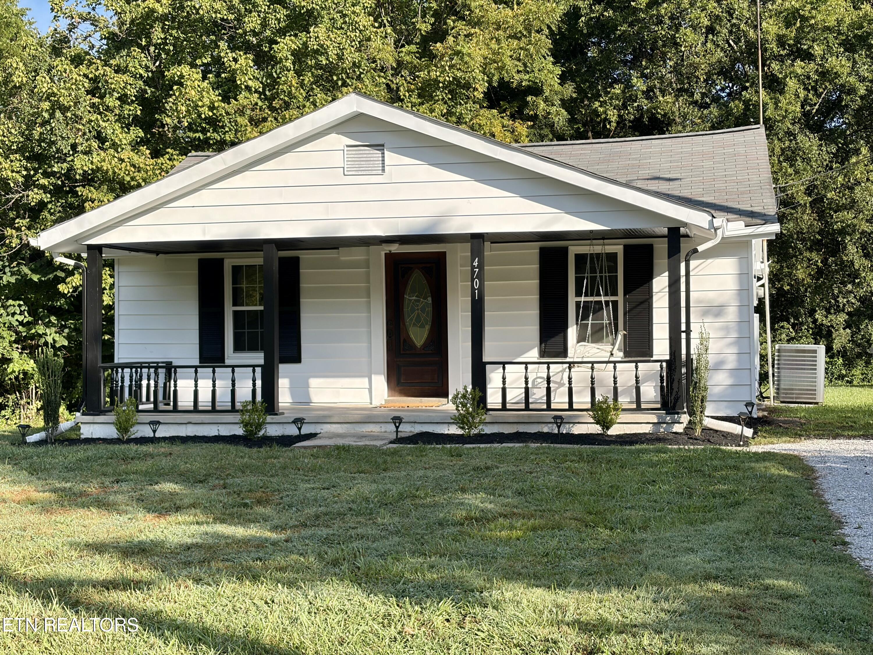 4701 Daystar Lane — photo