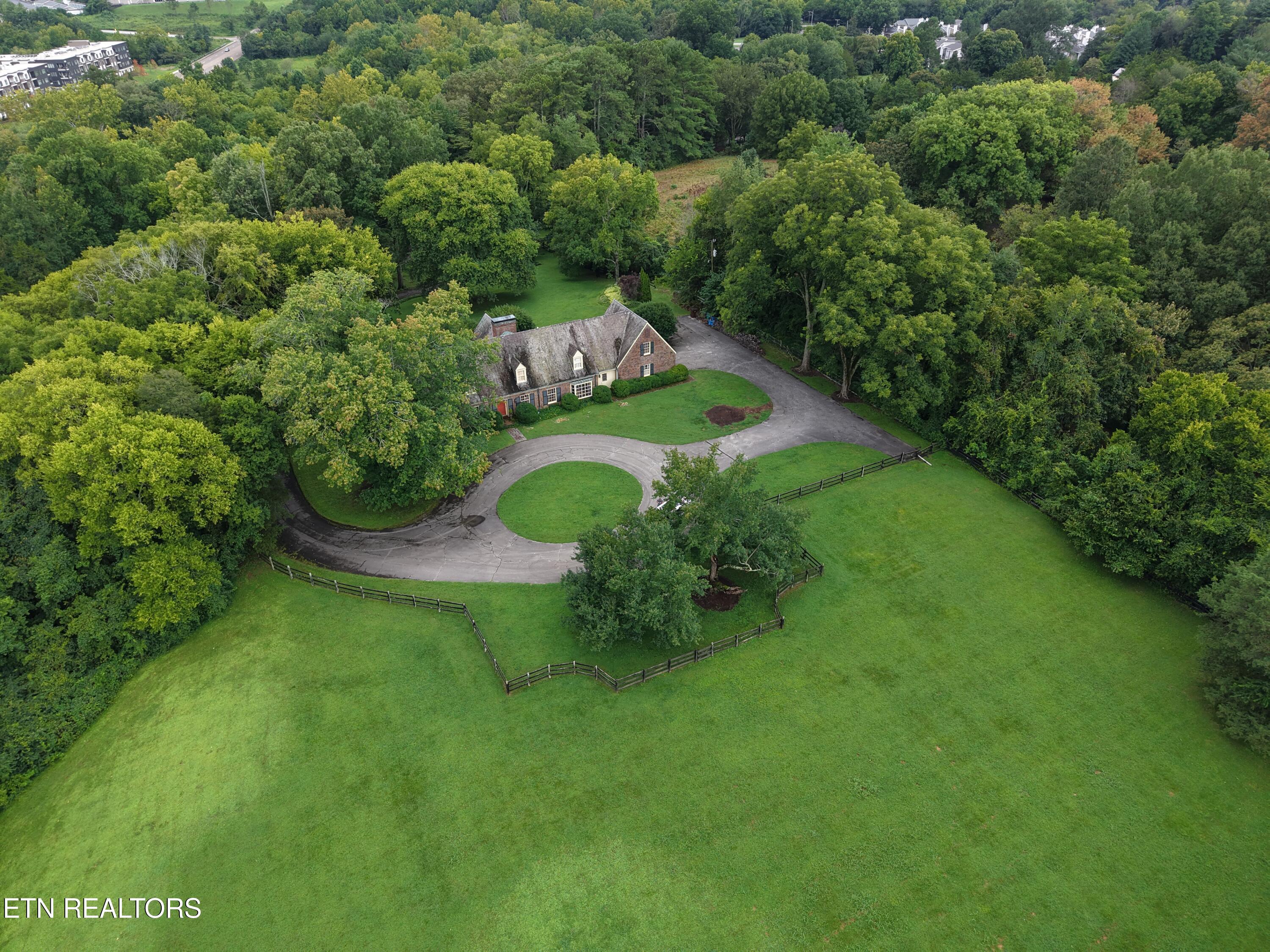620 Walker Springs Rd — photo
