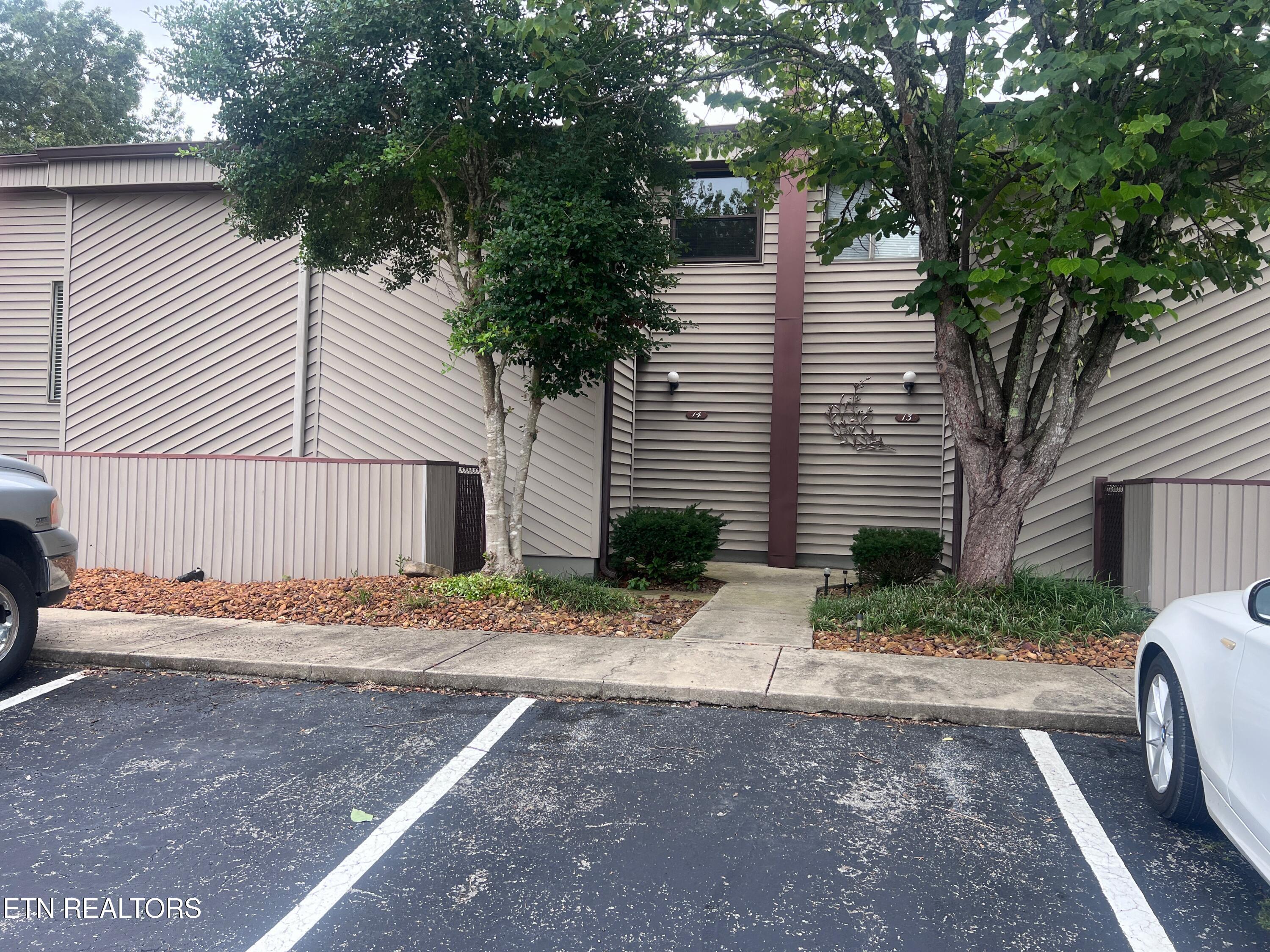 36 Lakeshore Terrace 14 — photo