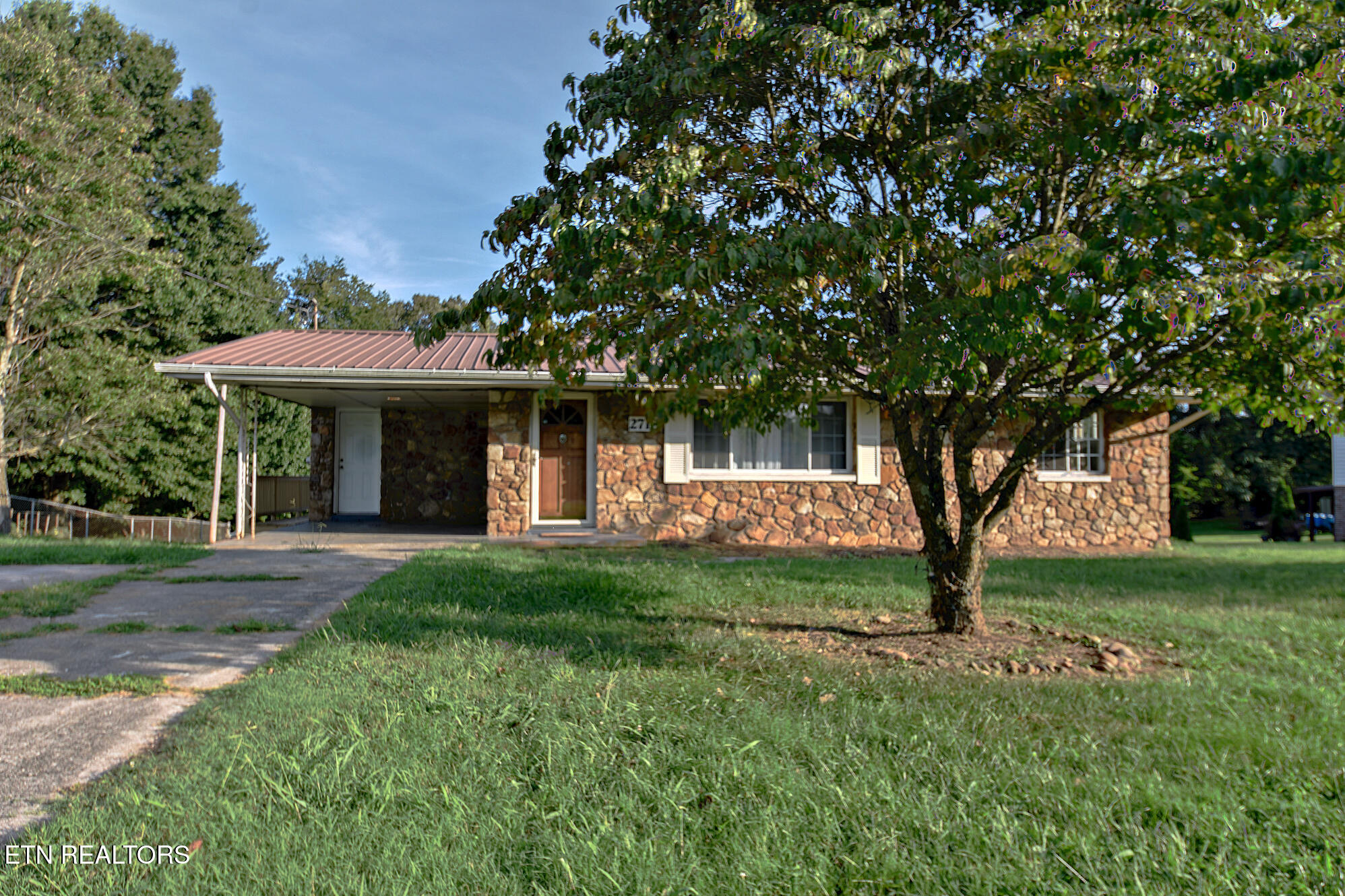 2718 Mayfield Drive — photo