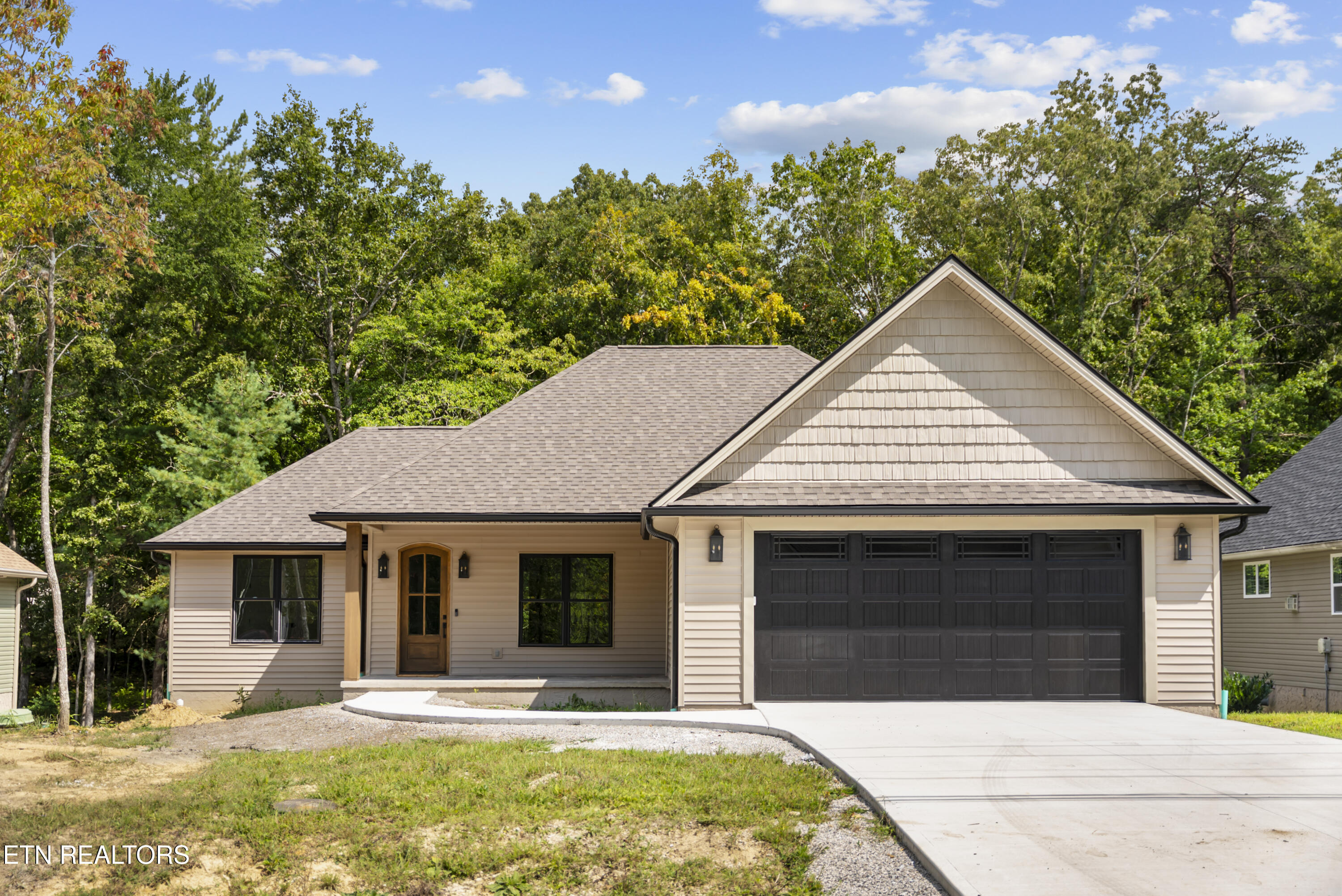 151 Hawes Circle — photo