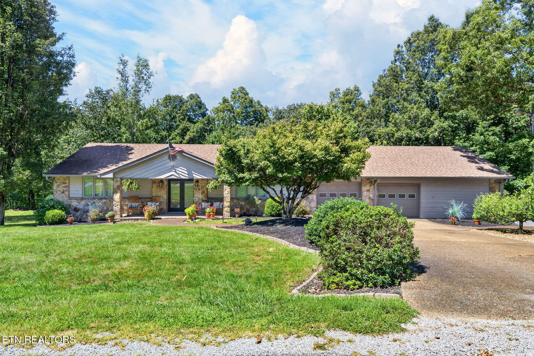 114 Morris Lane — photo
