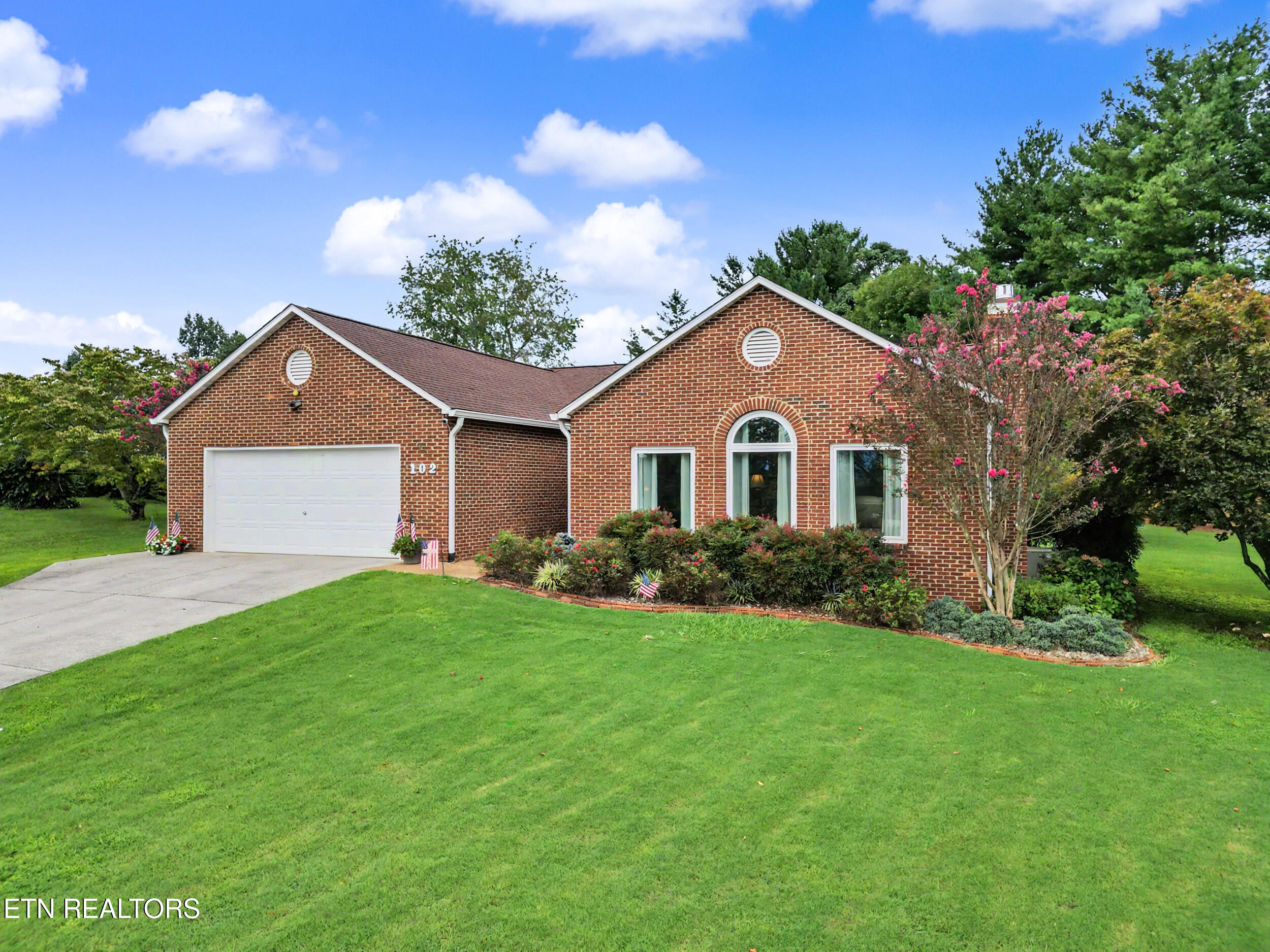 102 Newell Village Drive — photo