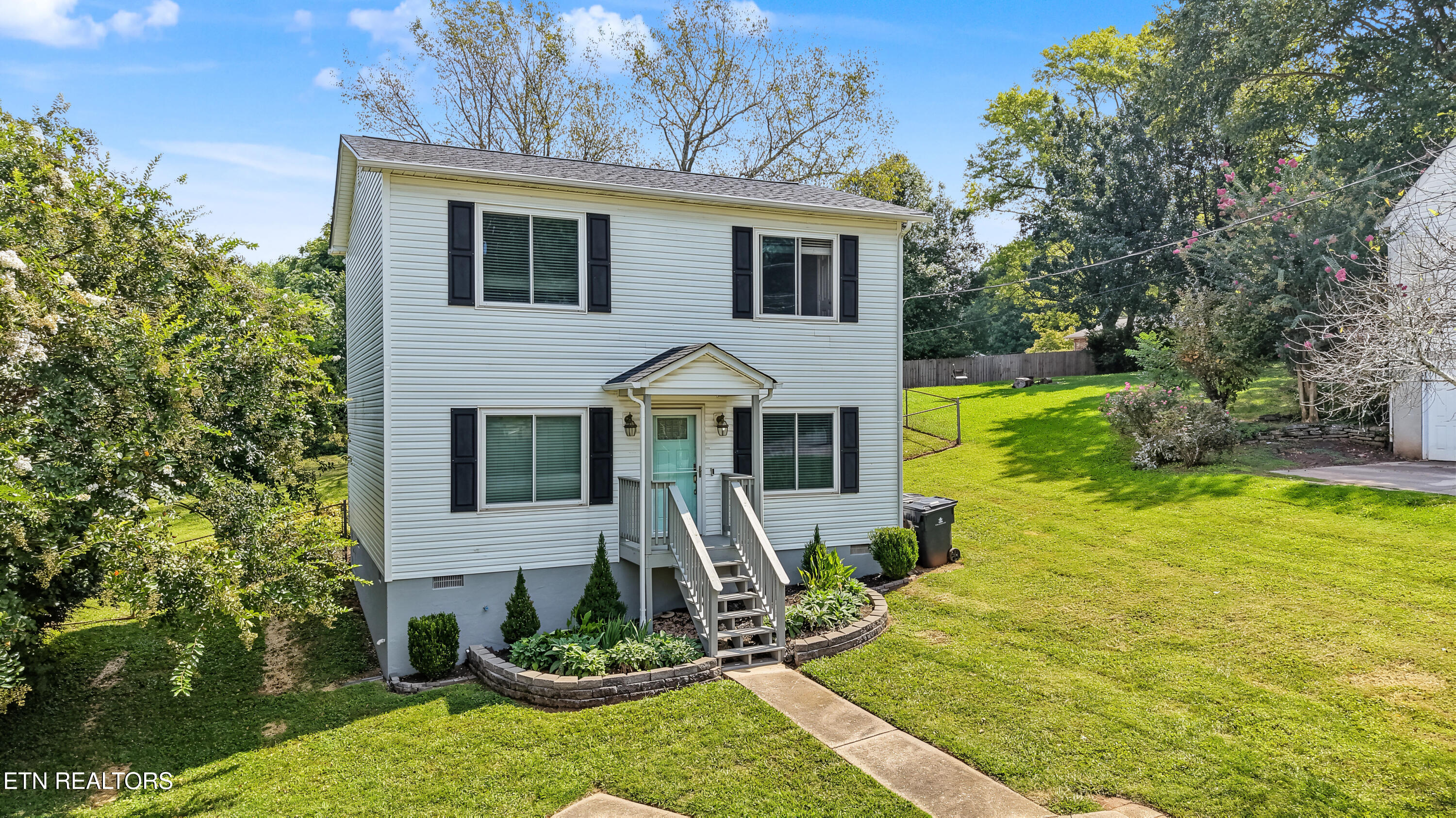 608 Busbee Rd — photo