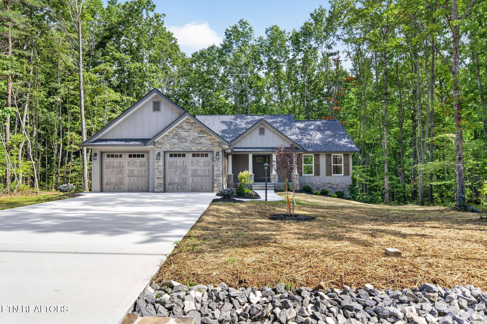 321 Beachwood Drive — photo