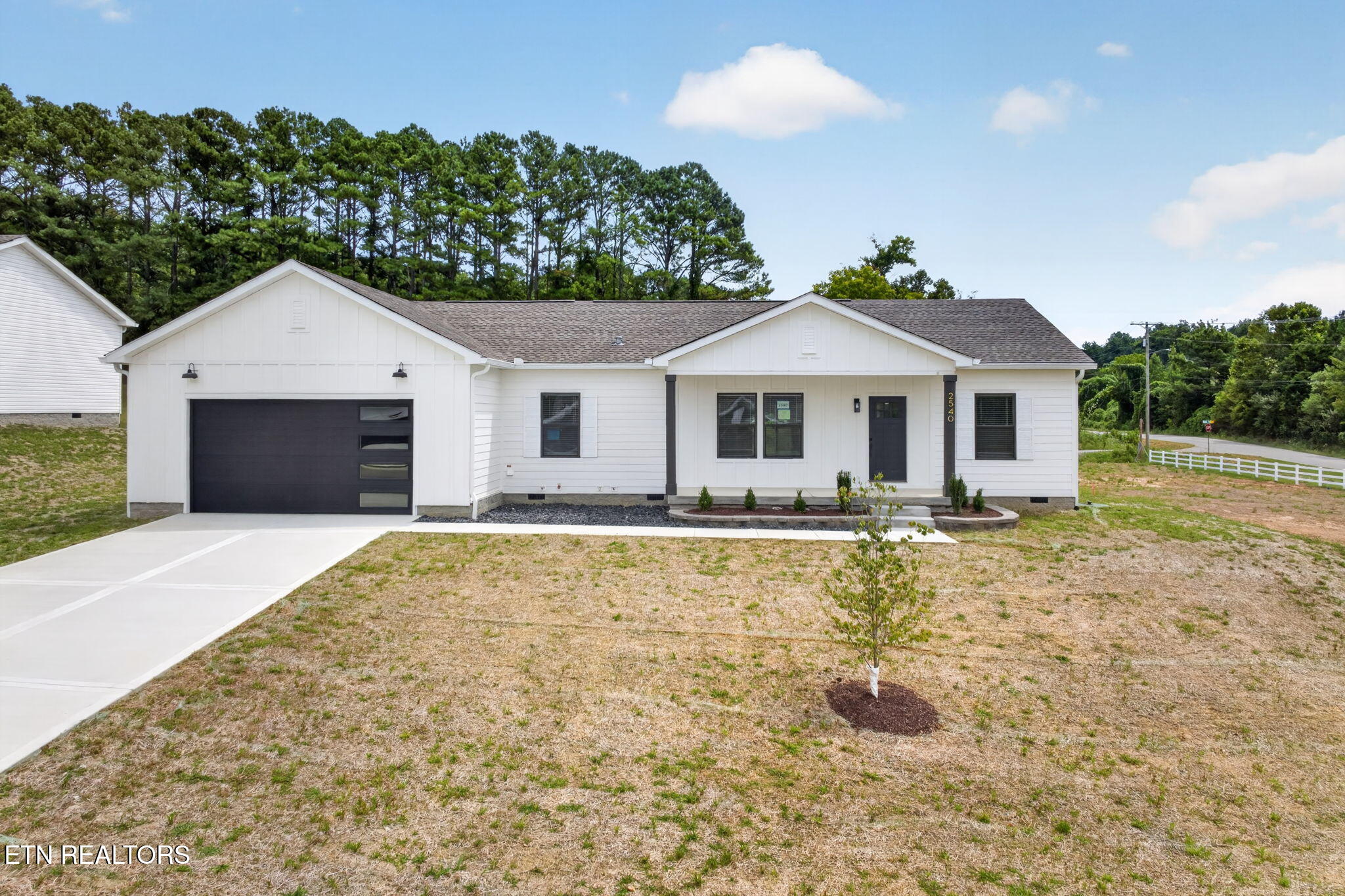 2540 River Ranch Drive — photo