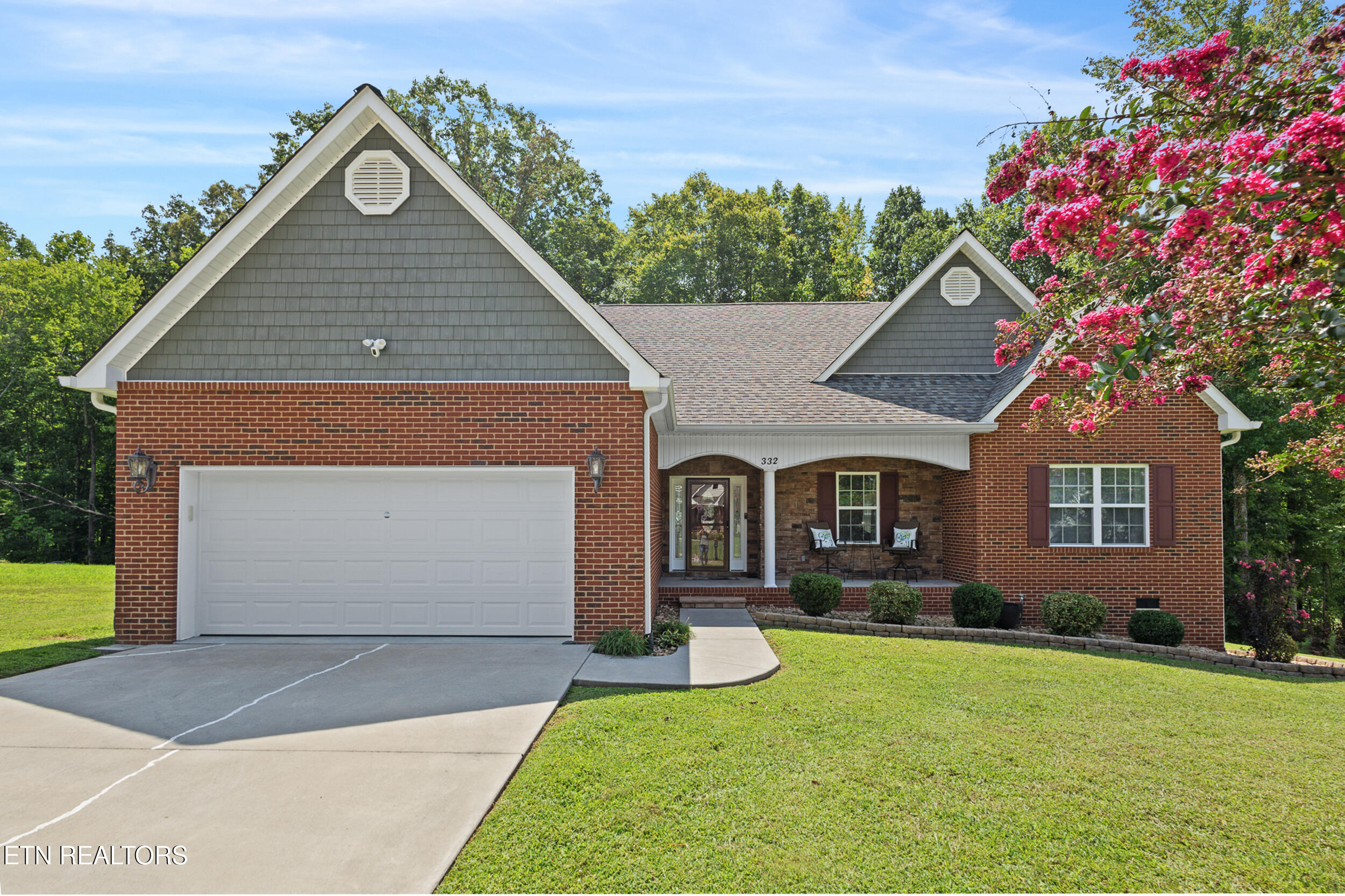 332 Shadows Lawn Drive — photo