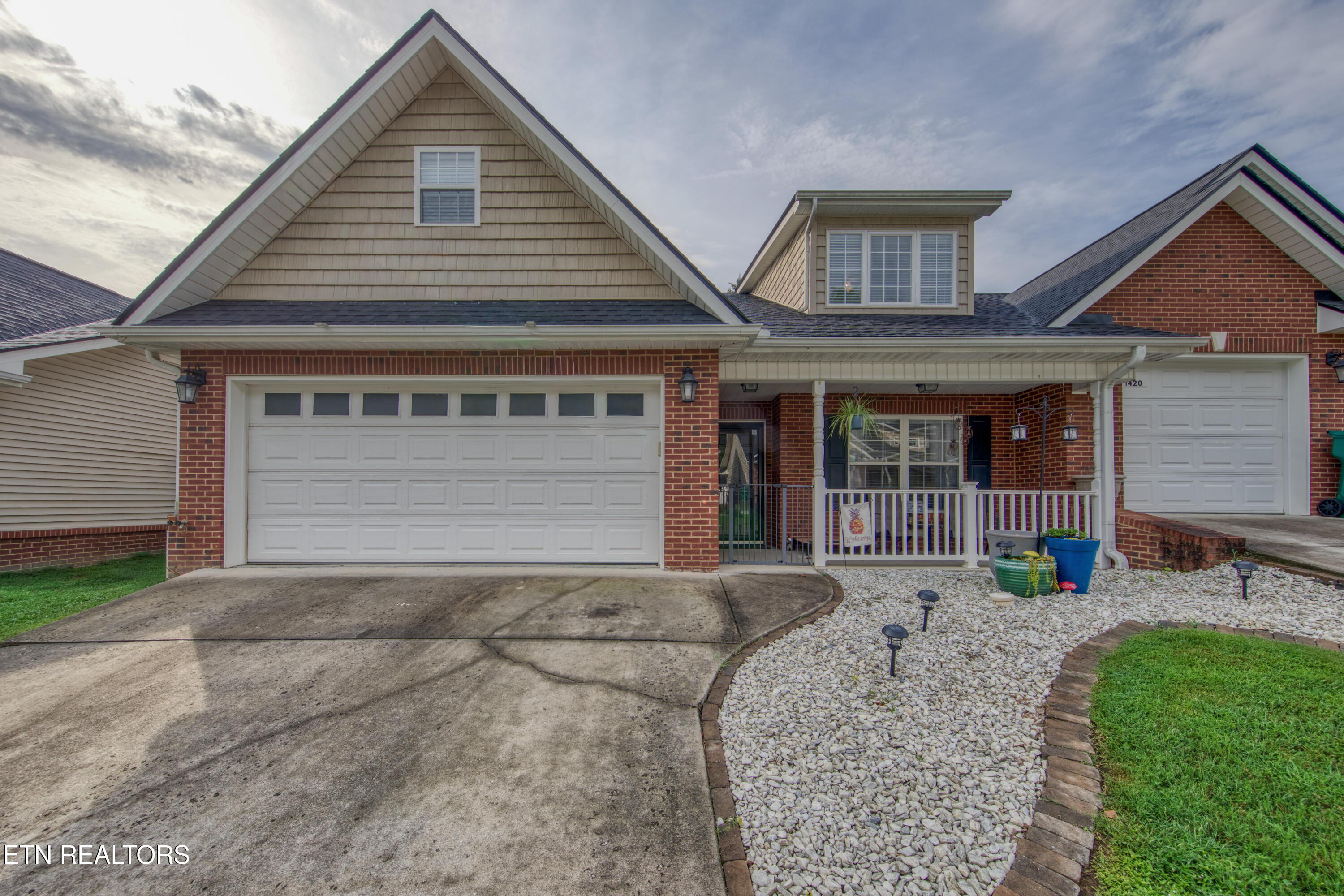 1418 Hazelgreen Way — photo