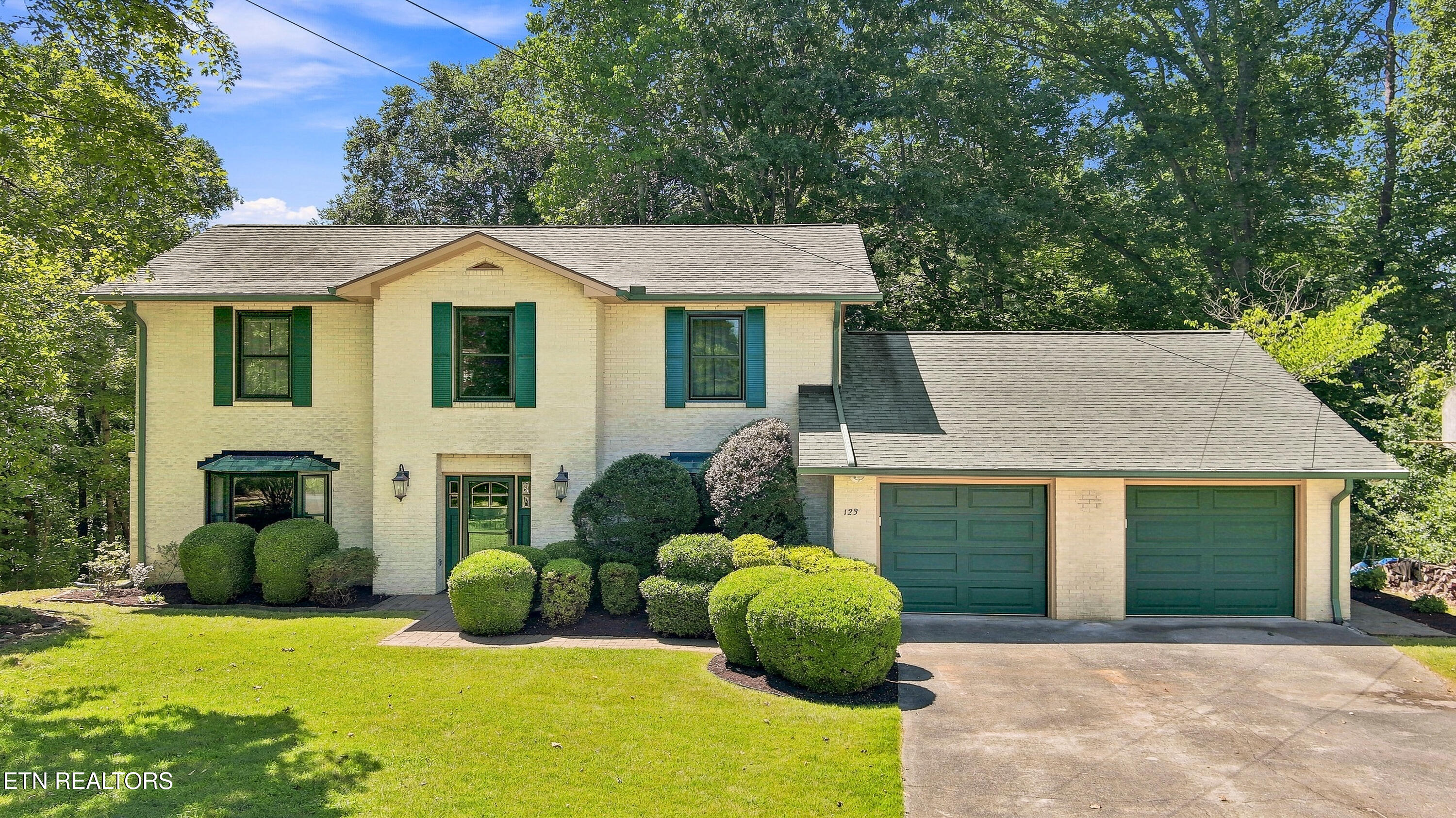 123 Garnet Lane — photo
