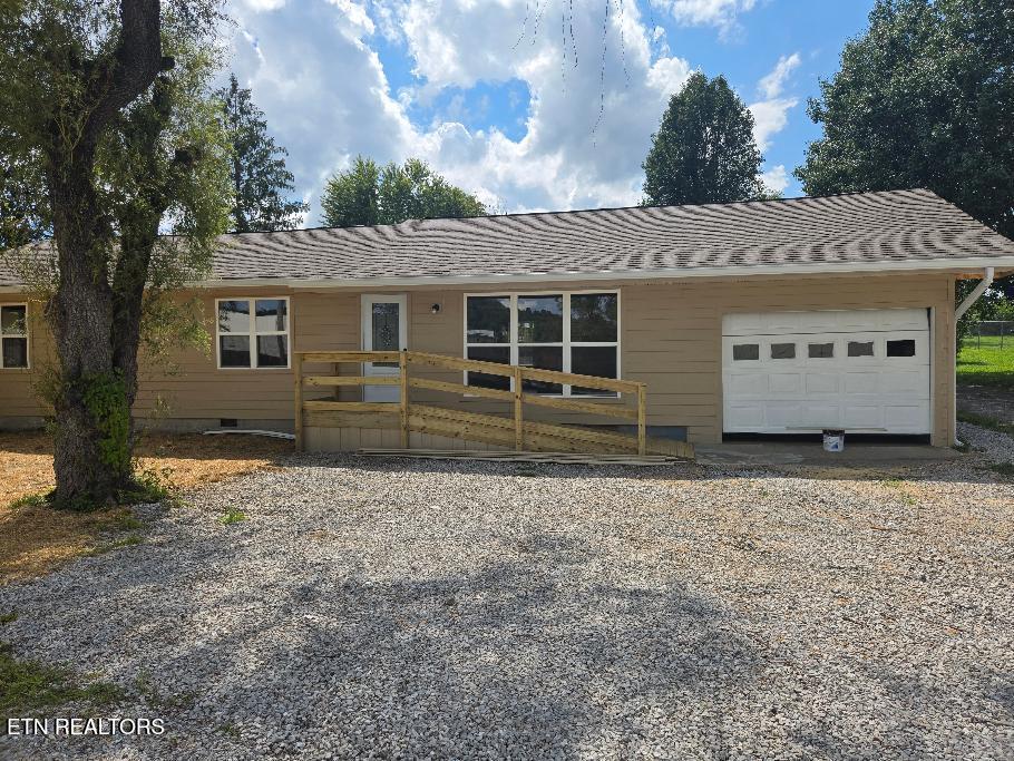 131 Duncan Lane — photo