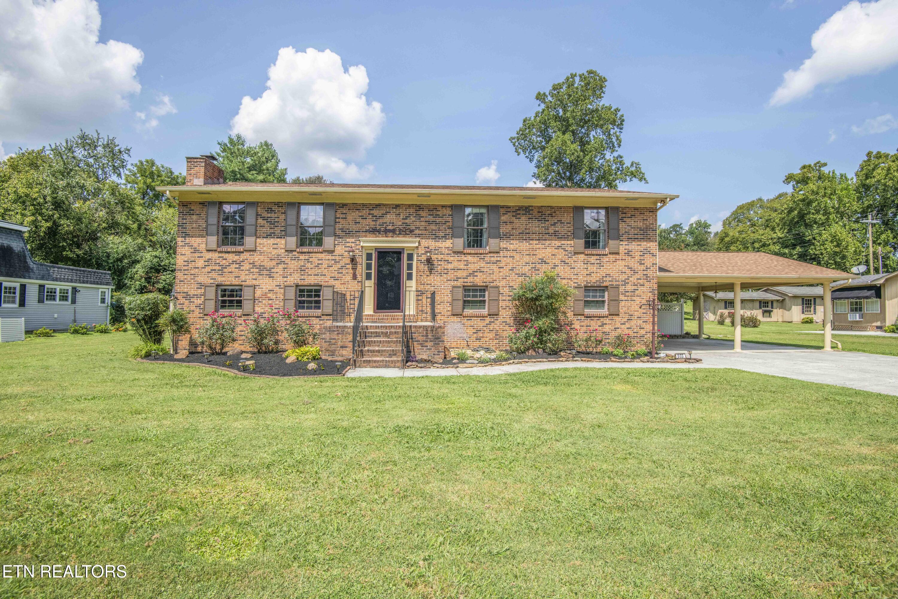 603 Riverbend Rd — photo