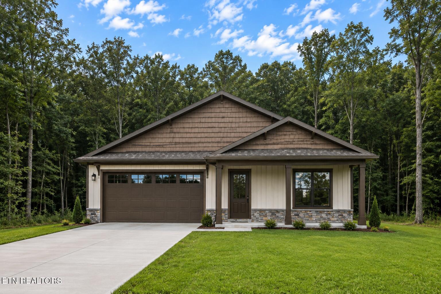 617 Skyline Drive — photo