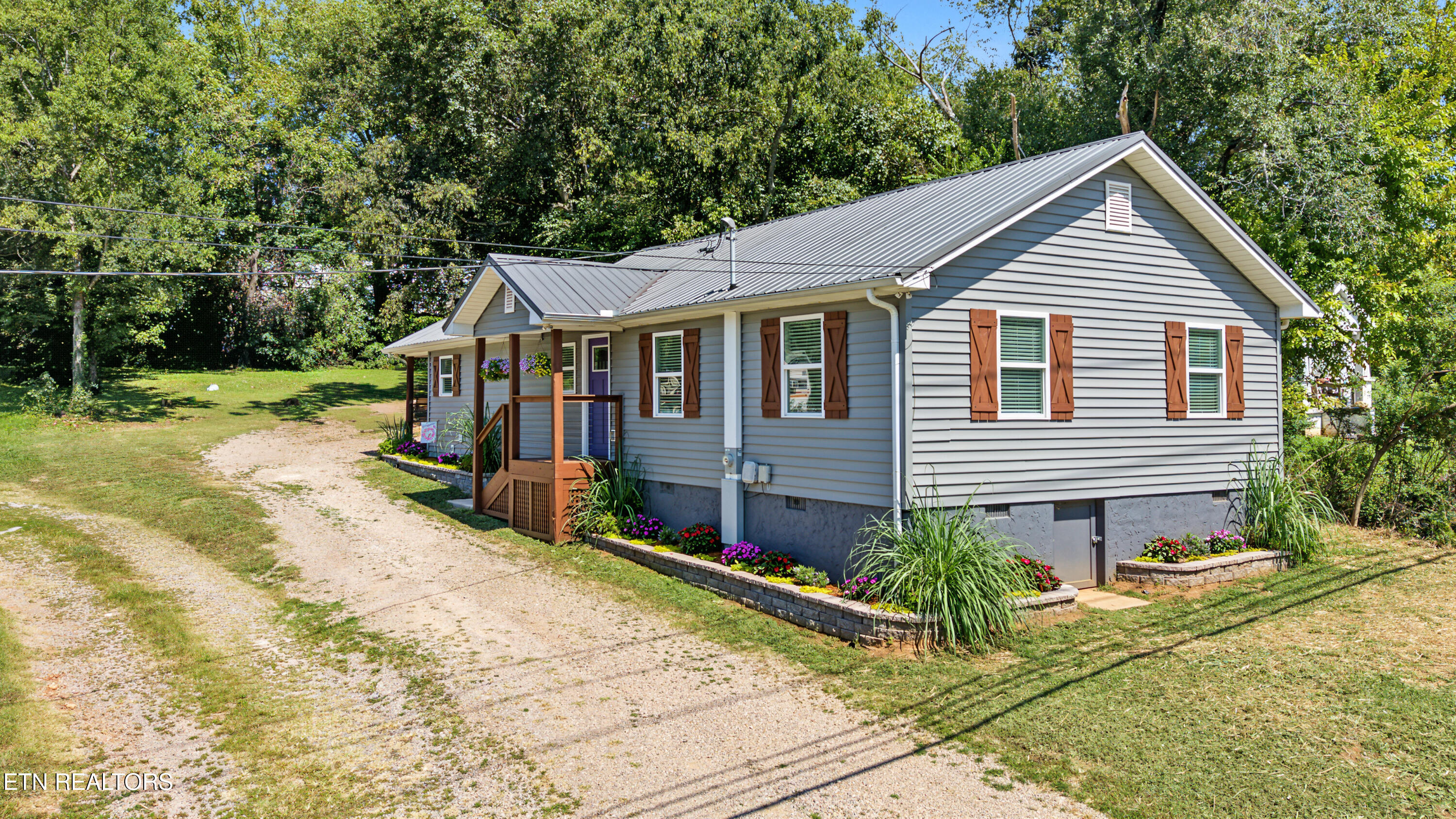 121 Self Hollow Rd — photo