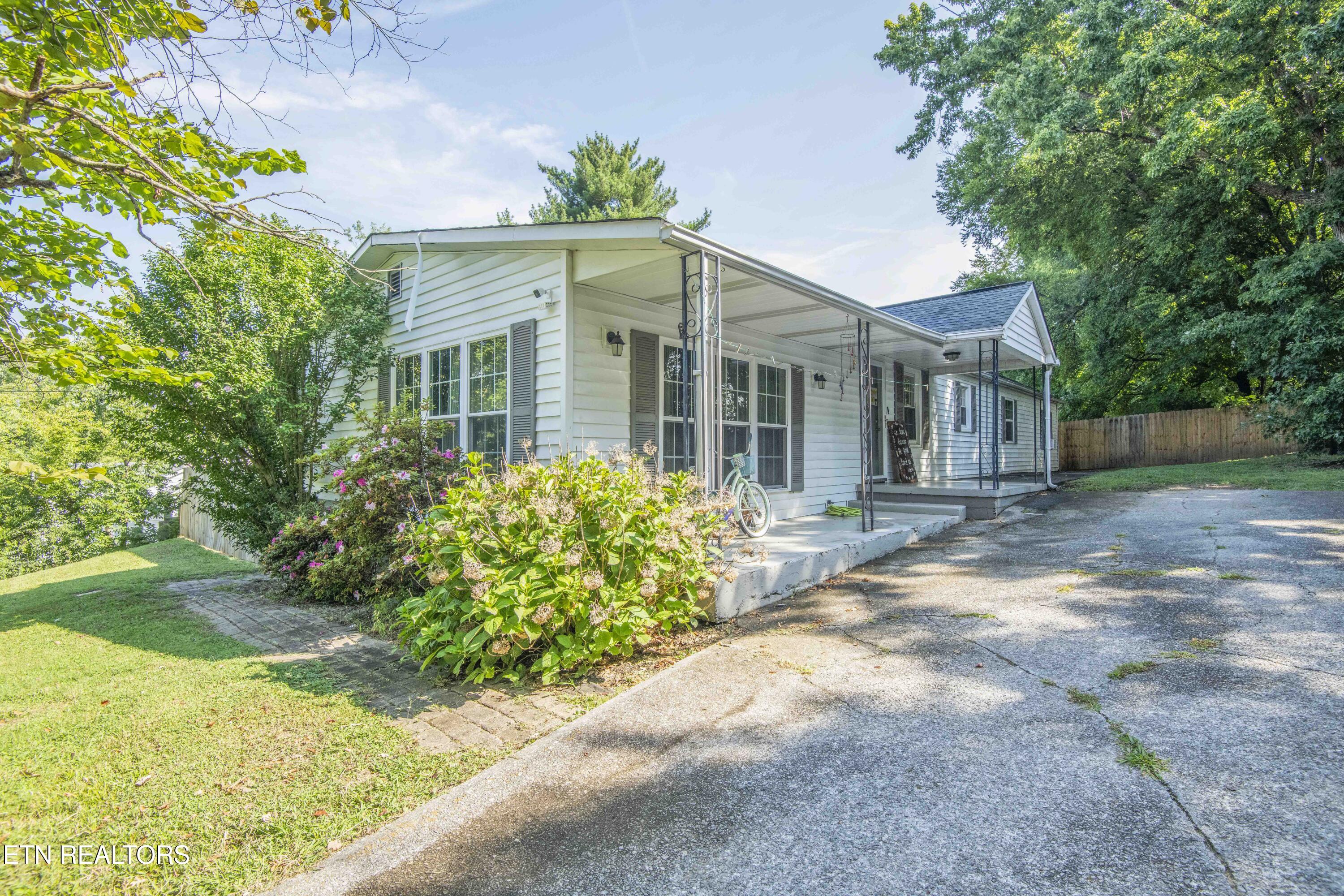 116 S Pine St — photo