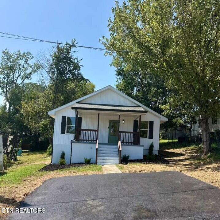 808 N B St — photo