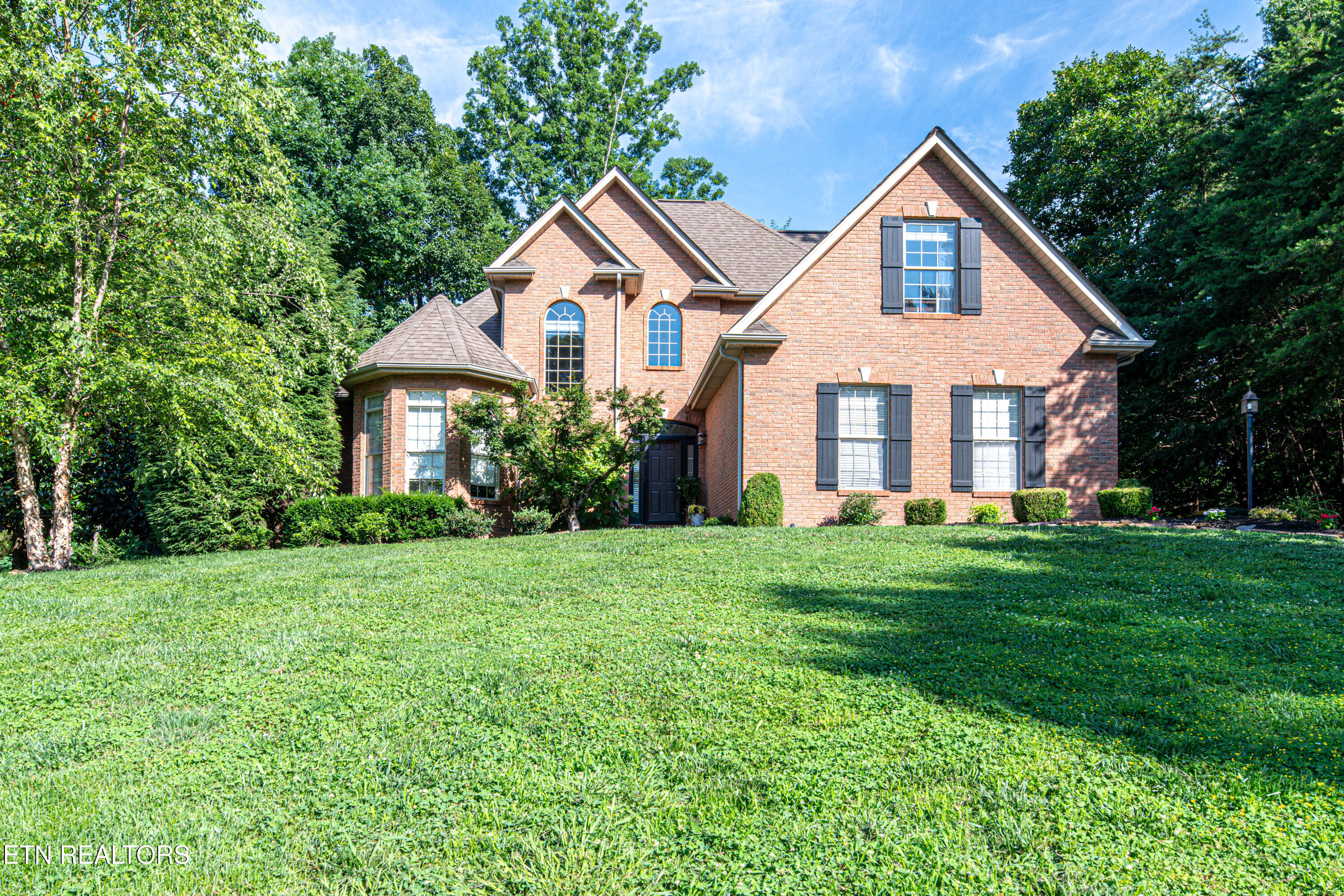 1805 Shady Hollow Lane — photo