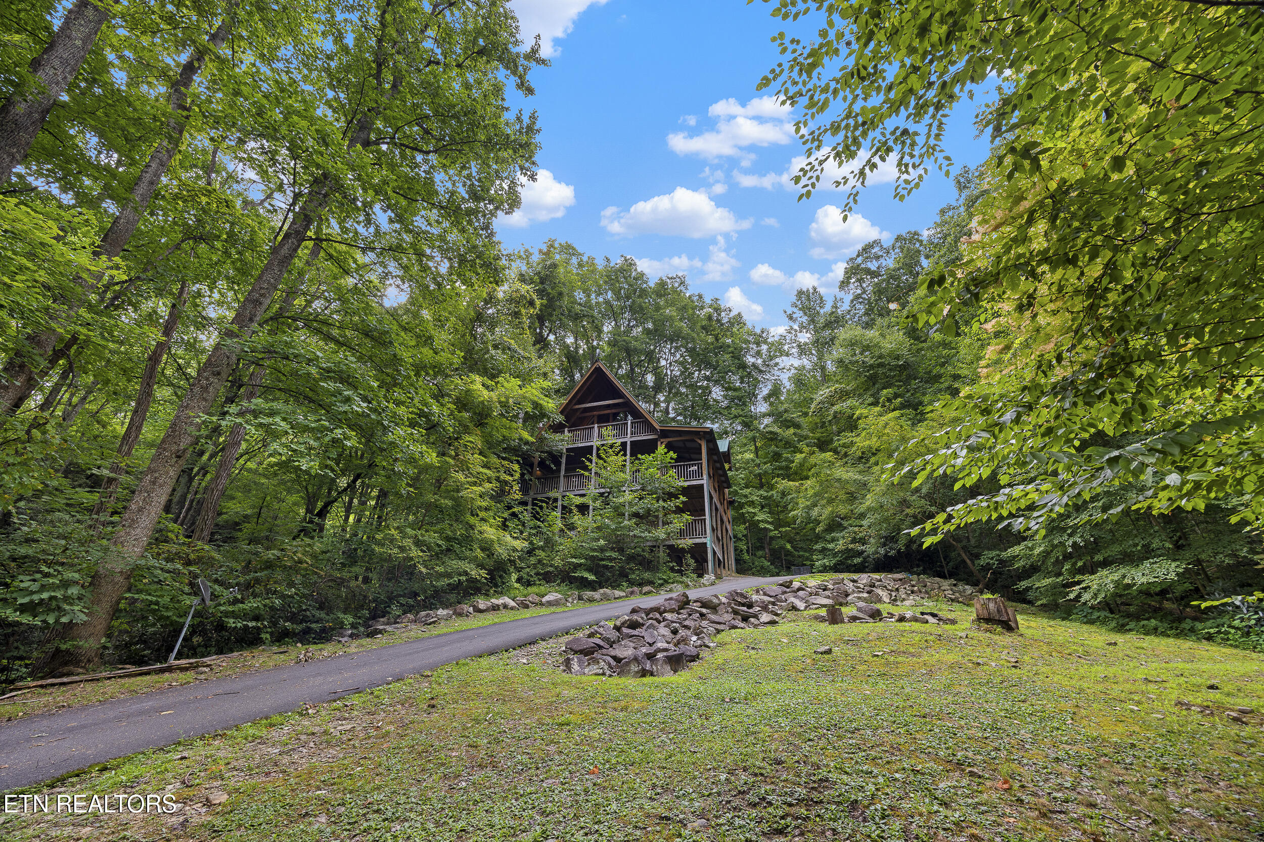 3690 Scottish Highland Way — photo