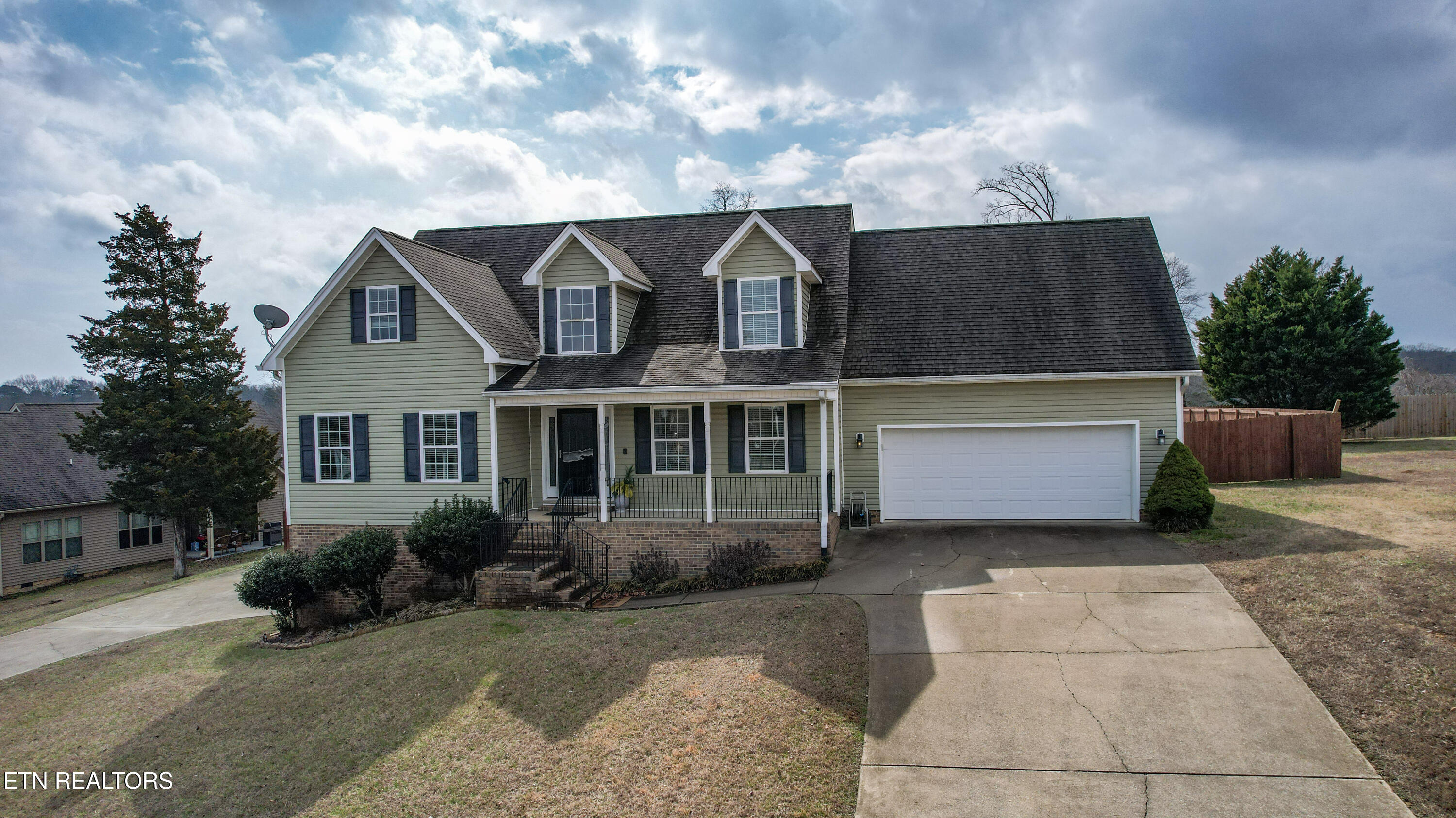 264 Brook Hollow Drive — photo