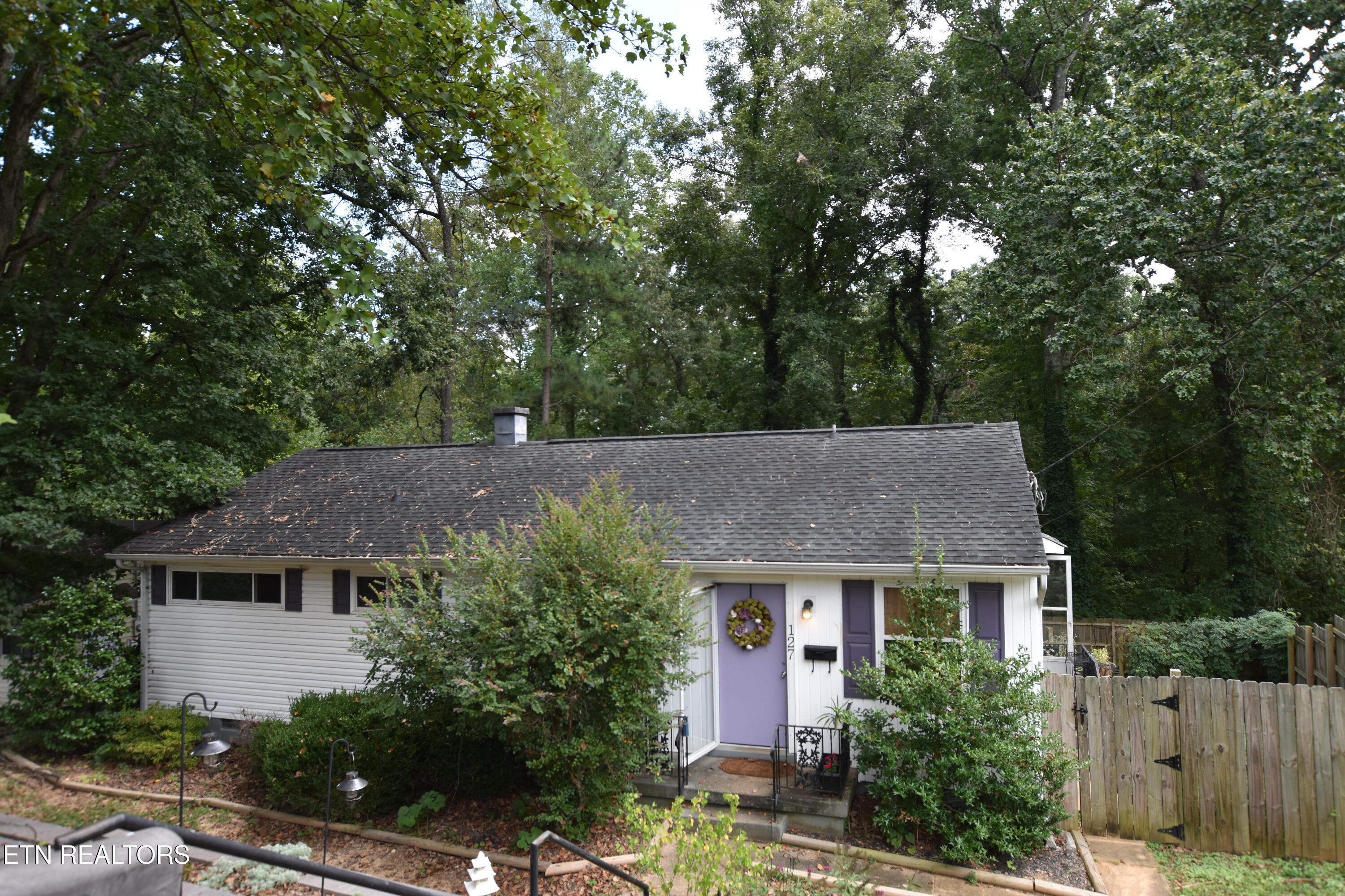 127 Amherst Lane — photo