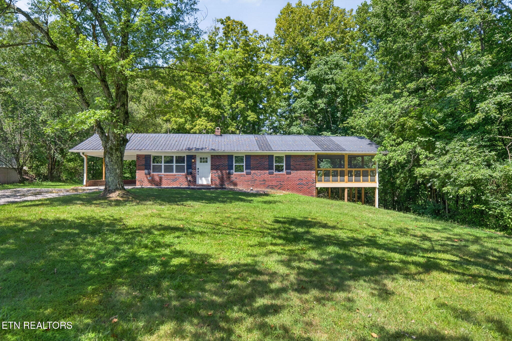 5021 Eagles Cove Rd — photo
