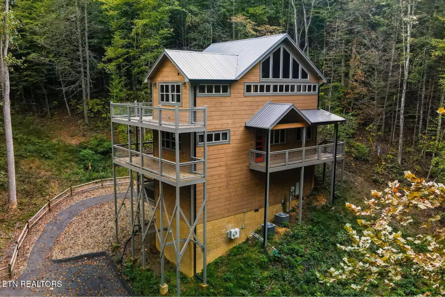 5175 Riversong Way — photo