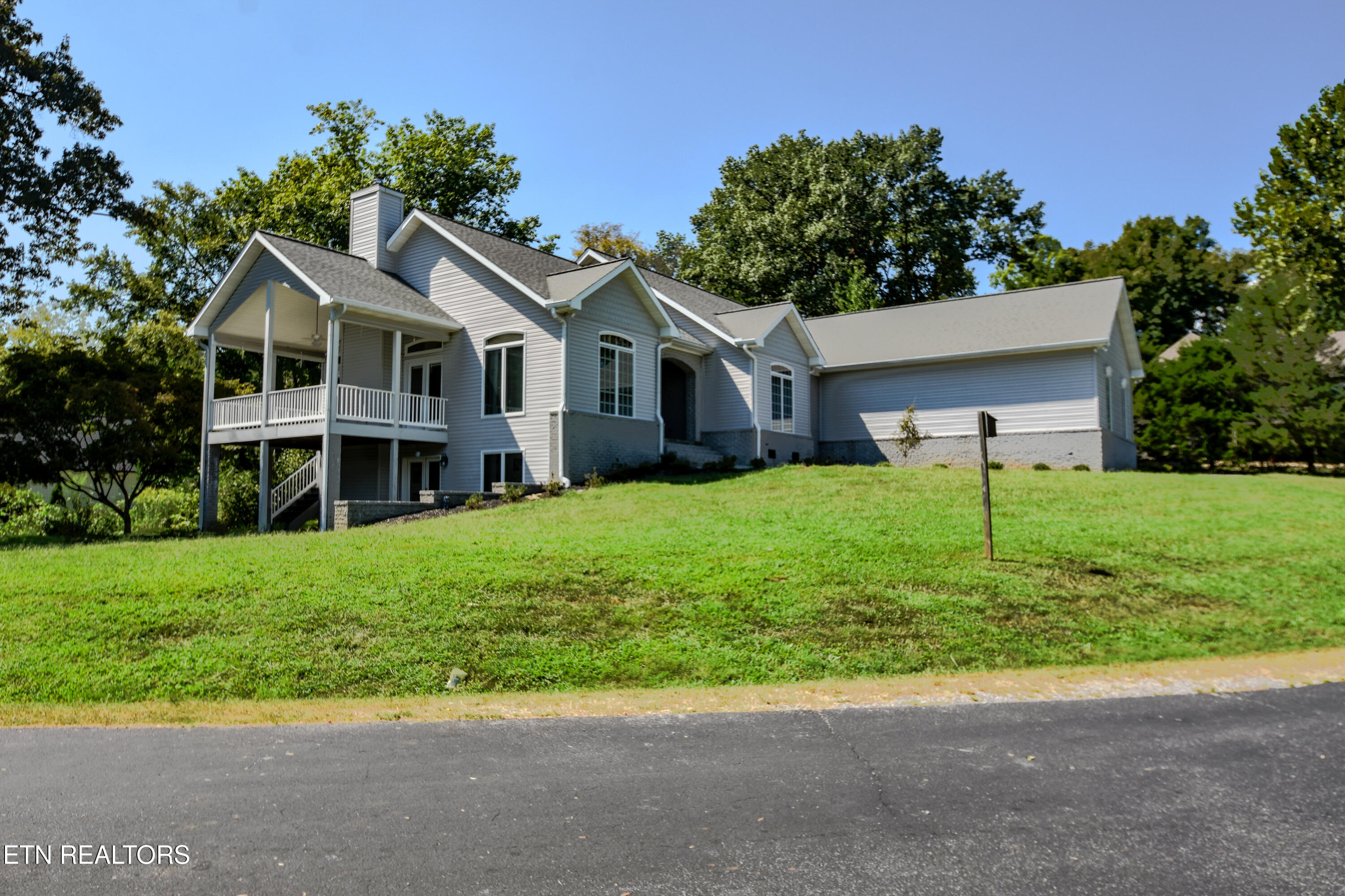 408 Ookedaliya Place — photo
