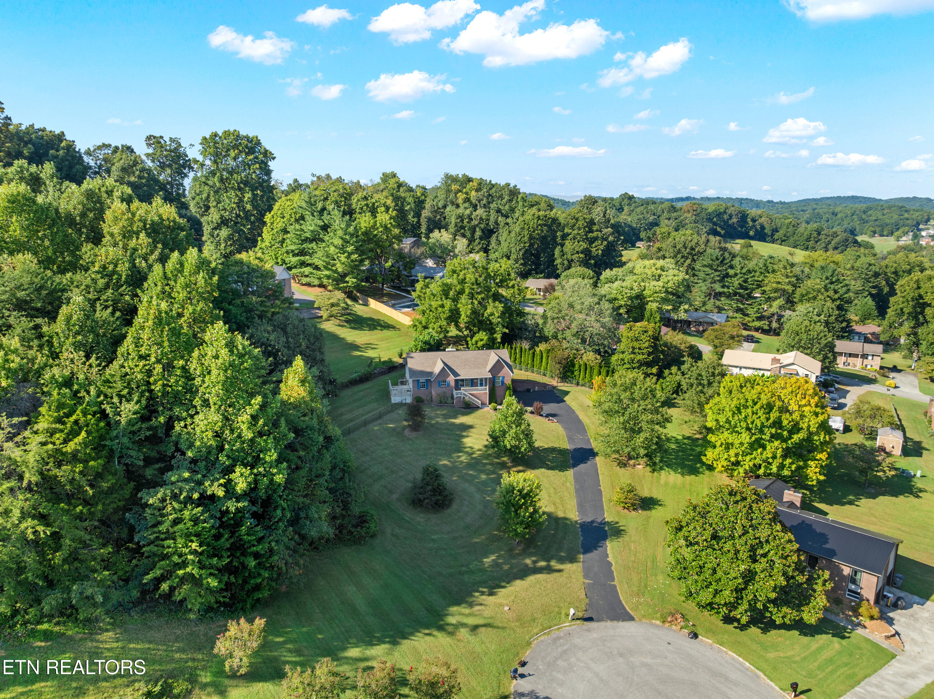1580 Pin Oak Drive — photo